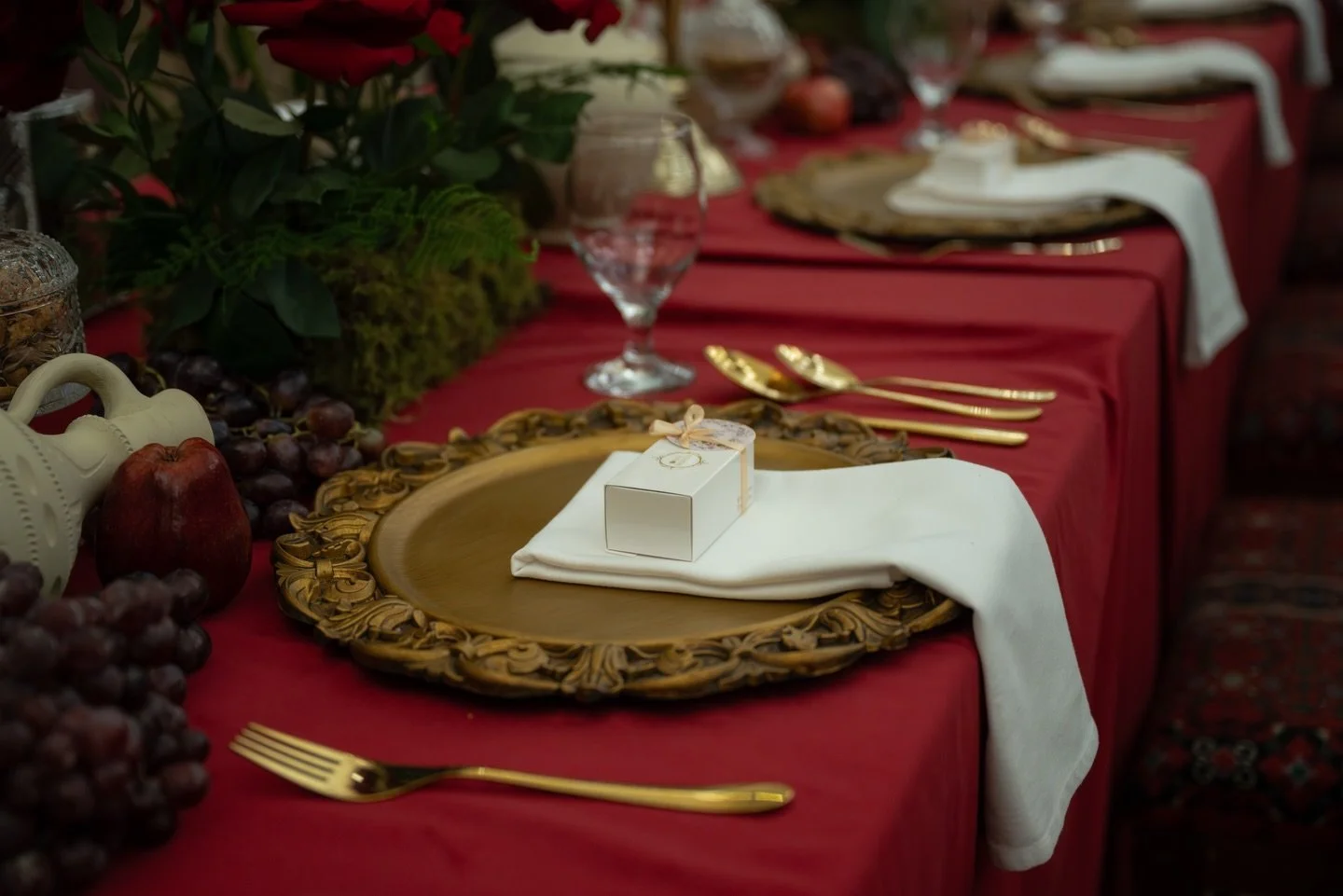 A table set not just for guests, but for memories waiting to bloom 🍇🥰

#henna #party #eventplanner #doha #qatar
