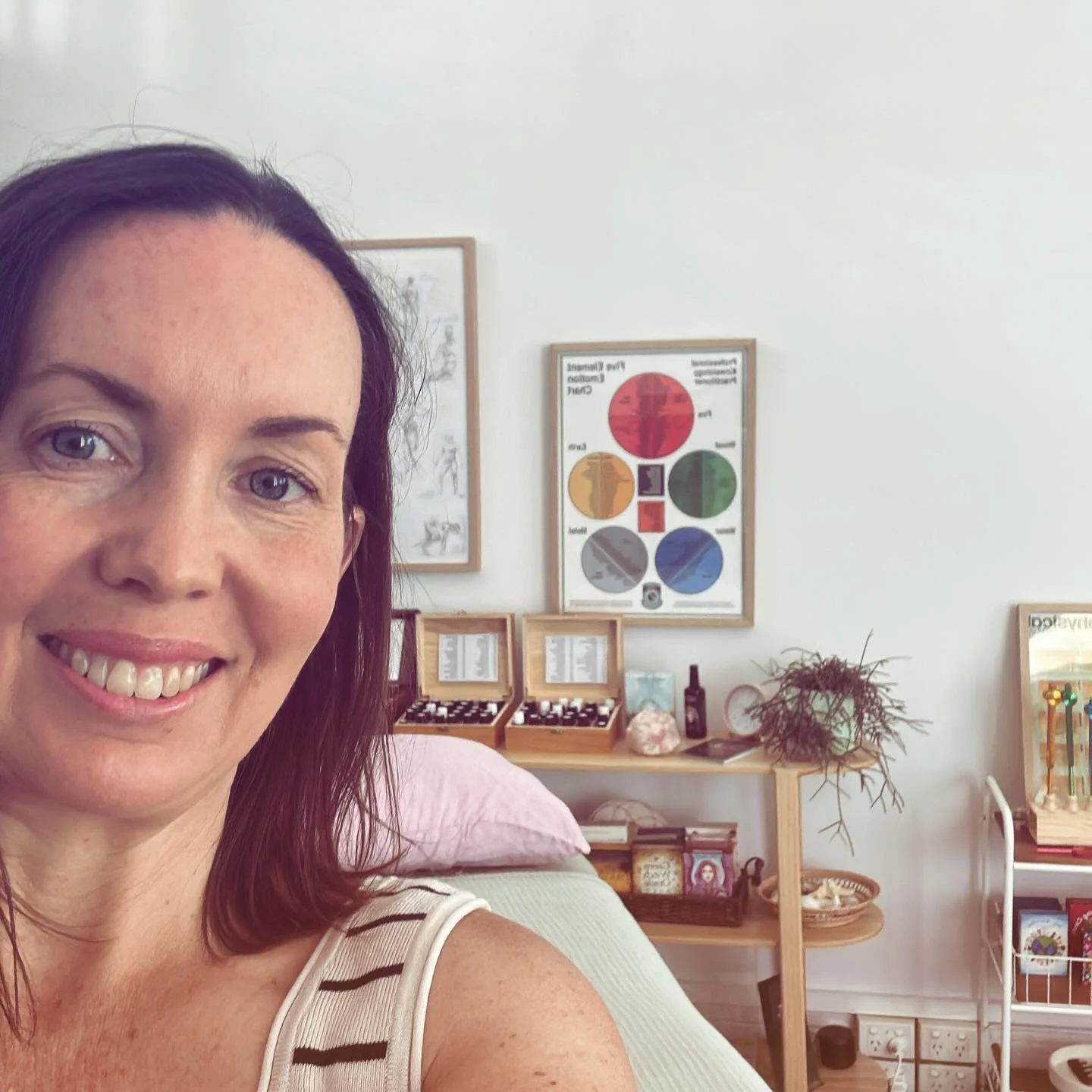 The body is so intelligent 🌸 it knows exactly what it needs to restore harmony&hellip;we just have to ask it!

Some remedies that tested up for client session this morning:

🌱Homeopathics: Gelsemium
✨Tuning forks on specific acupressure points
🌸 Y