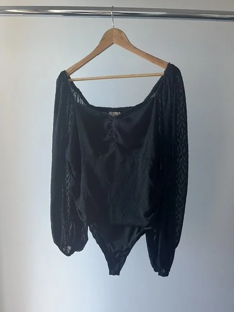 showpo bodysuit - size 20