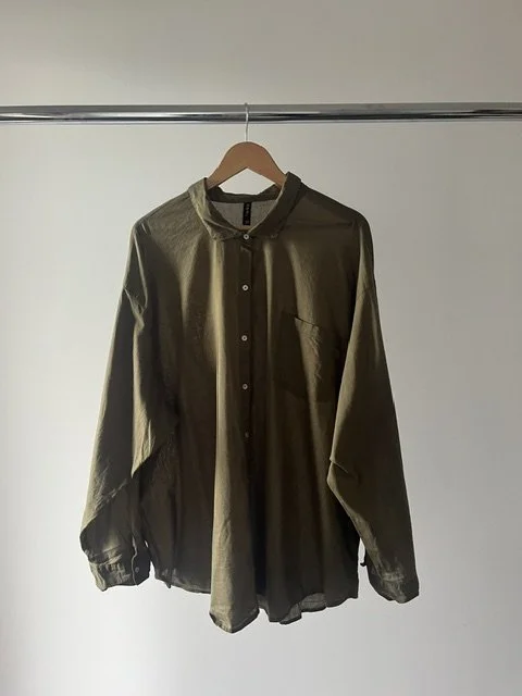 H&H Shirt - size 28