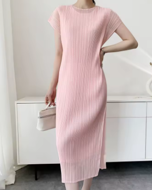 pink pleated dress.png