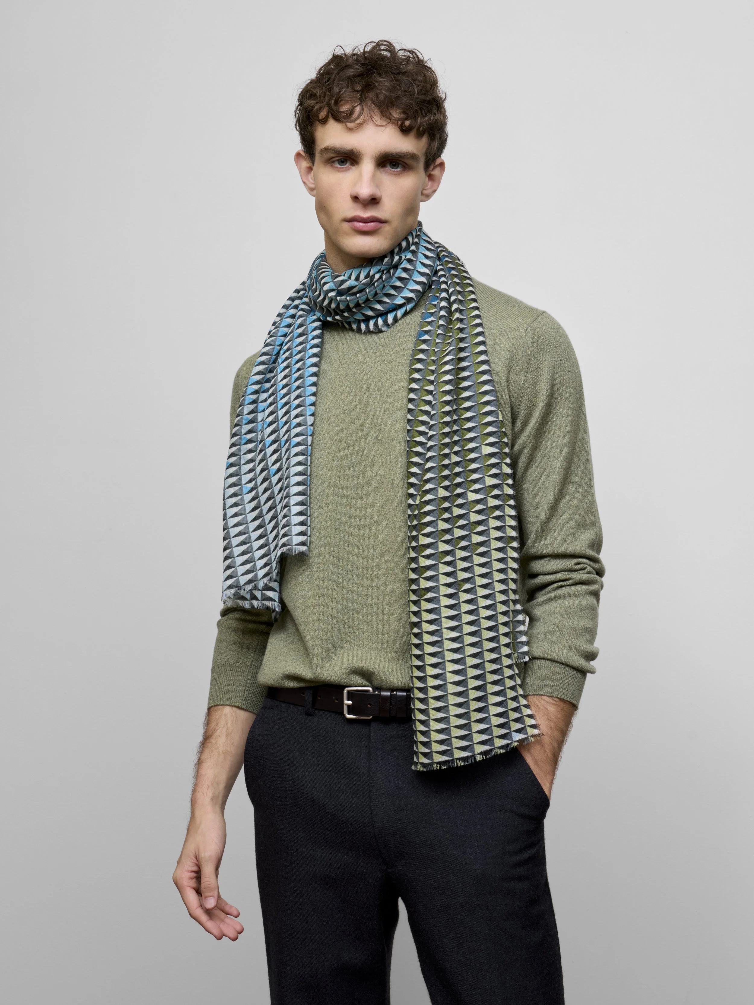 BEGGXCO_LOOKBOOK_AW26_BROCK_SCARF_GREEN_BLUE_17-12-25__008.jpg