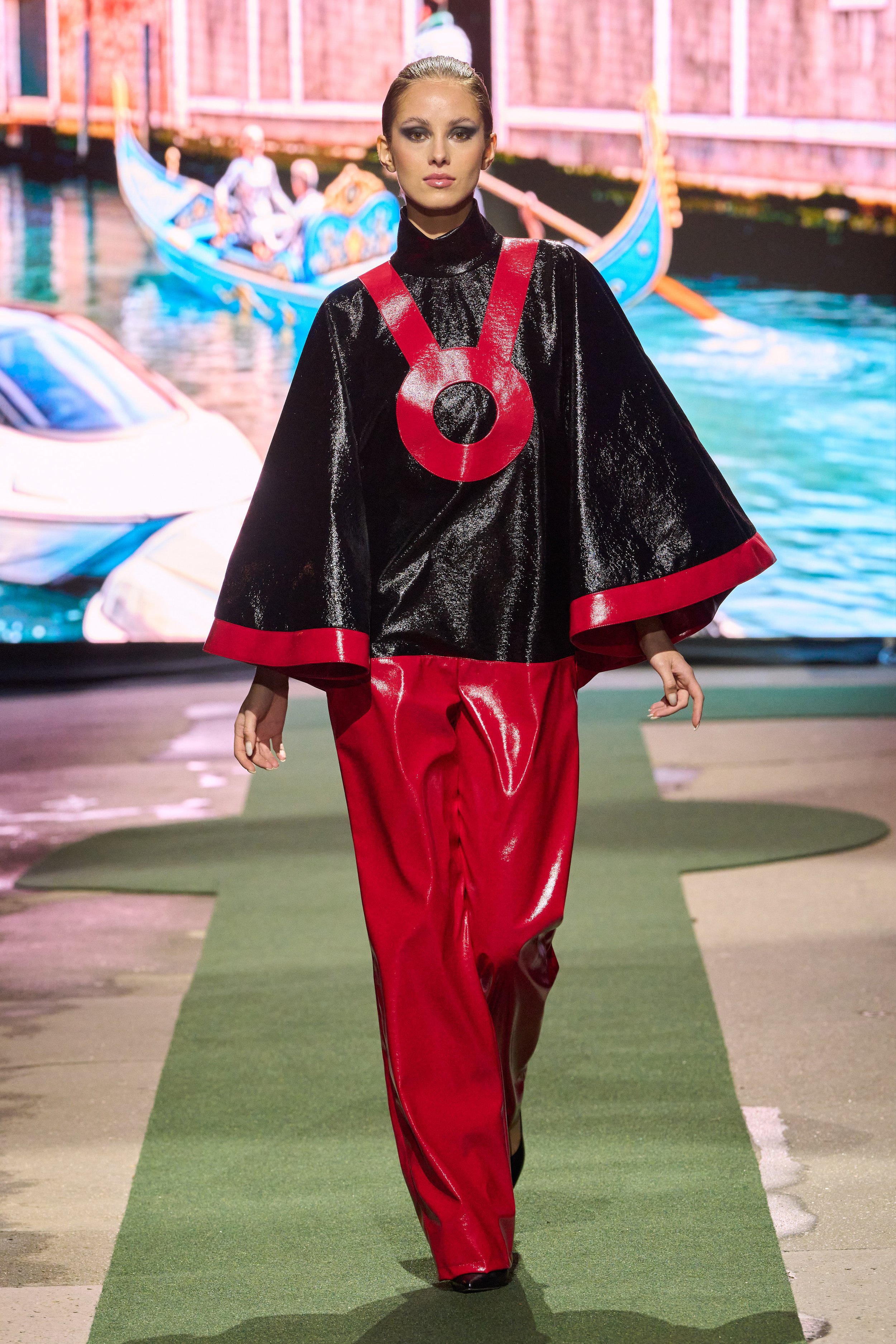 Pierre Cardin F26 059.jpg