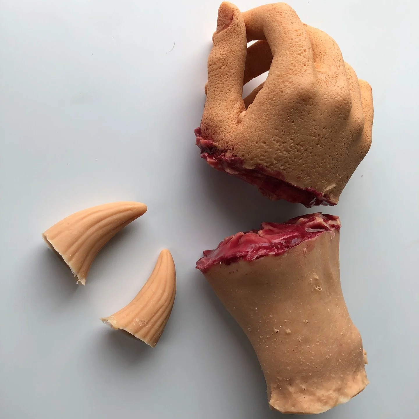 Life cast &amp; horn sculpt.
Made this for a feature before I cleaned it up - time to get back in the shop, put some things to practice, &amp; continuing education! 

#skinsteadstudiogreenvillesc #directorscut #lifecast #greenvillescfilm #scfilmcommi