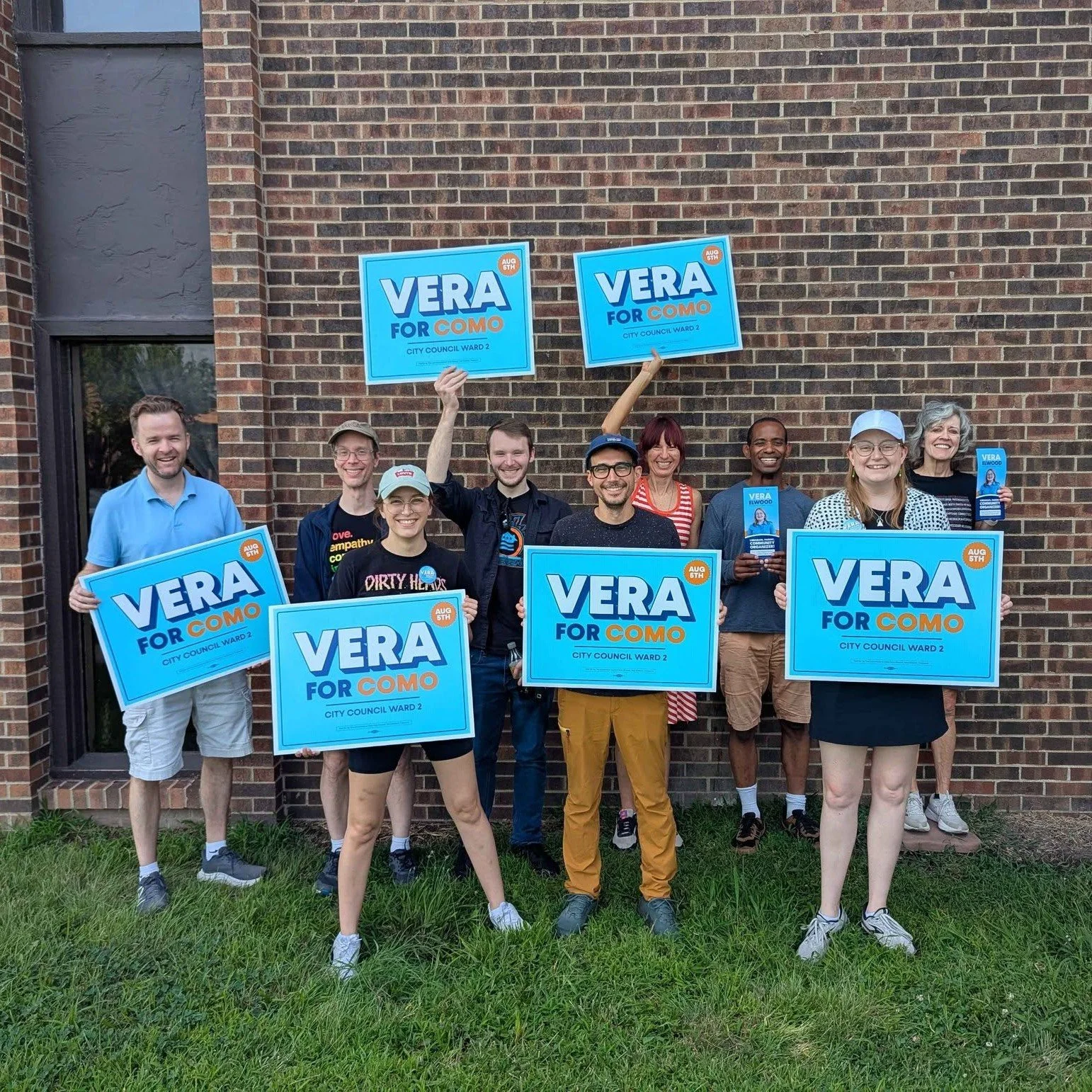 What a way to wrap up the final weekend of the campaign! Thank you to each of our volunteers who dedicated time out of their weekend to talk to their Ward 2 neighbors. 🧡
