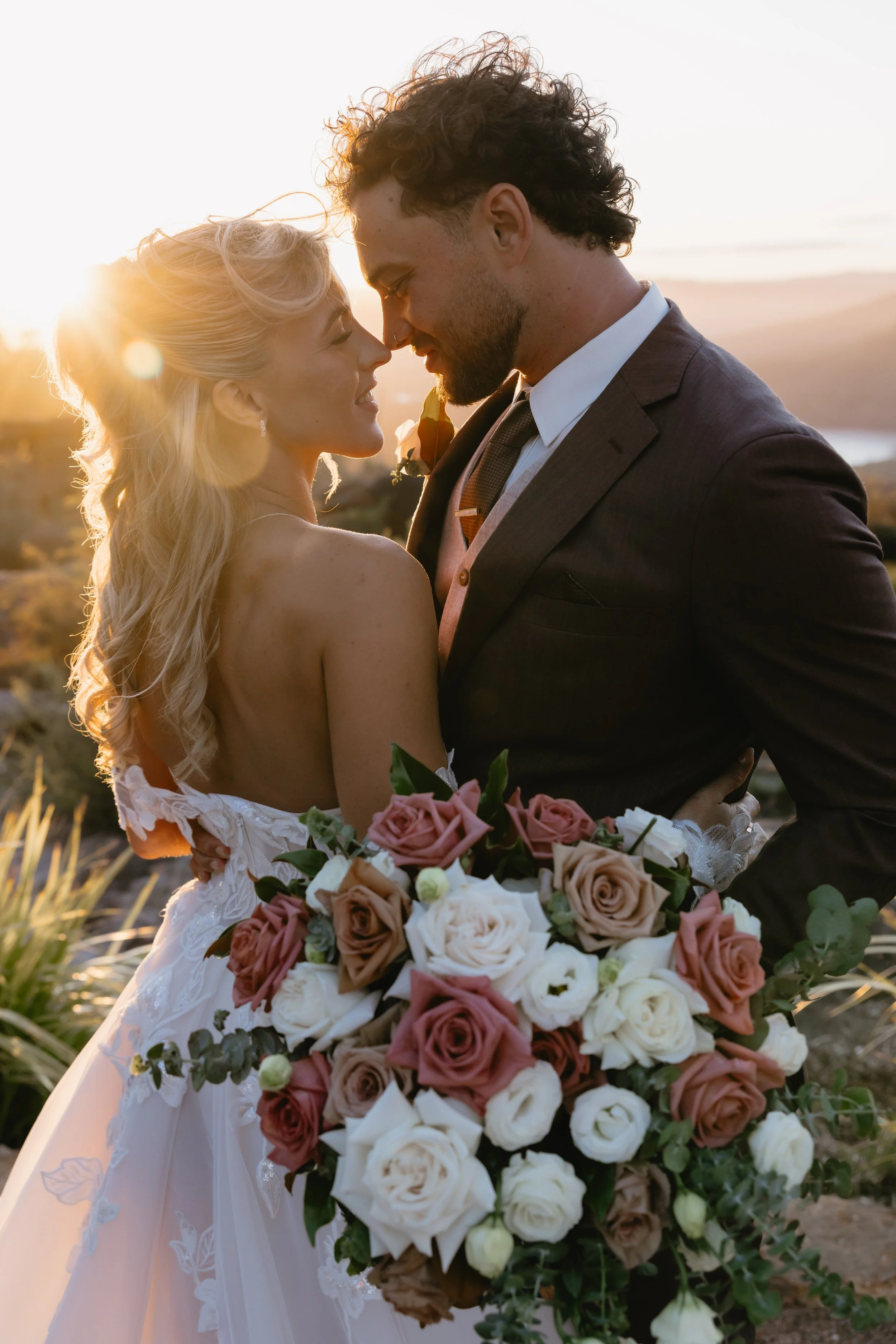 Top 10 Must-Have Wedding Photos Every Couple Will Want