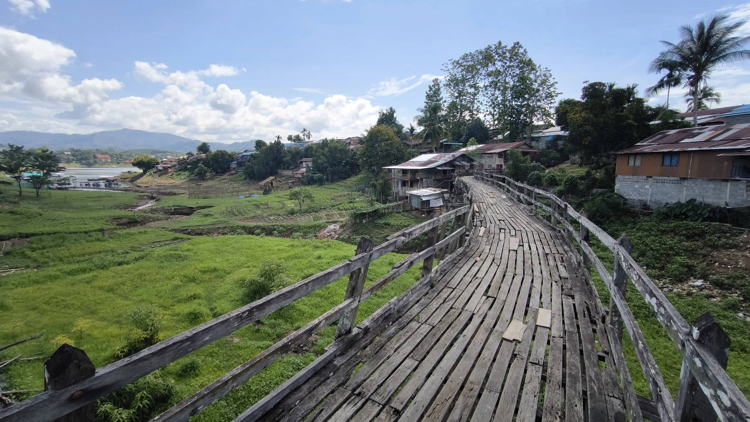 mon-village-sangkhlaburi-kanchanaburi.jpg.jpg