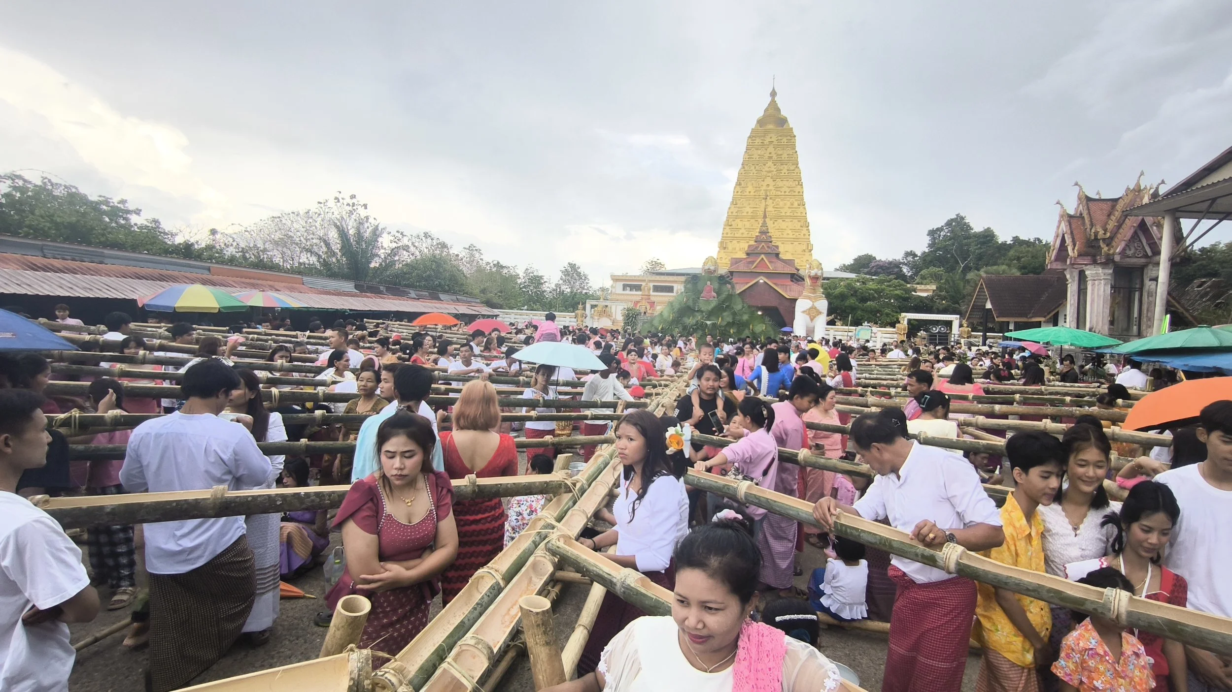 golden-chedi-sangkhlaburi-religious-event.jpg.jpg
