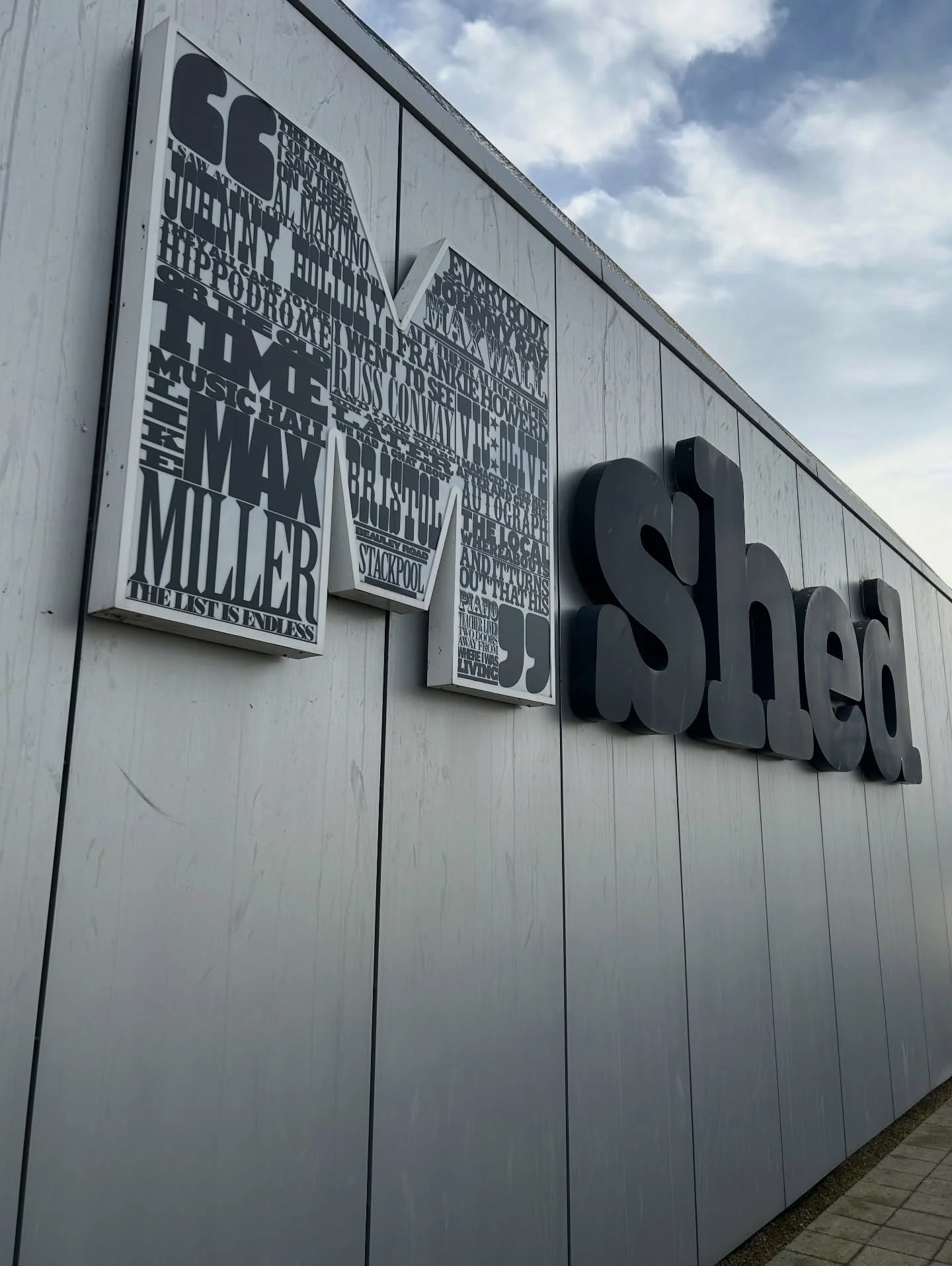 Today at #mshed, Bristol, spending time with the gallery exploring the transatlantic system of enslavement and its legacies.

What stands out is the effort to address language and interpretation directly. Not perfectly, not finally, but openly. 

Sta