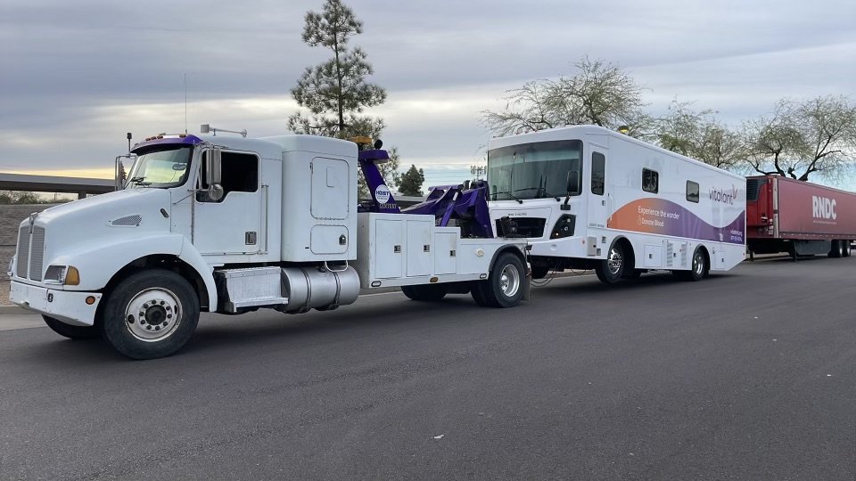 Do You Have to Pay a Tow Truck Up Front? What Fort Lauderdale Drivers Should Know