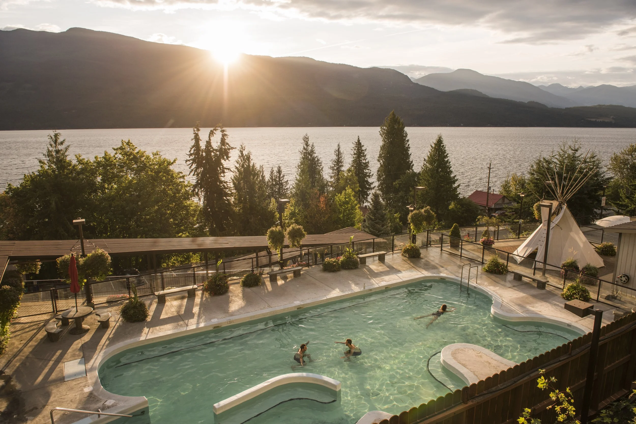 Ainsworth, Kari Medig, KootenayRockies.com