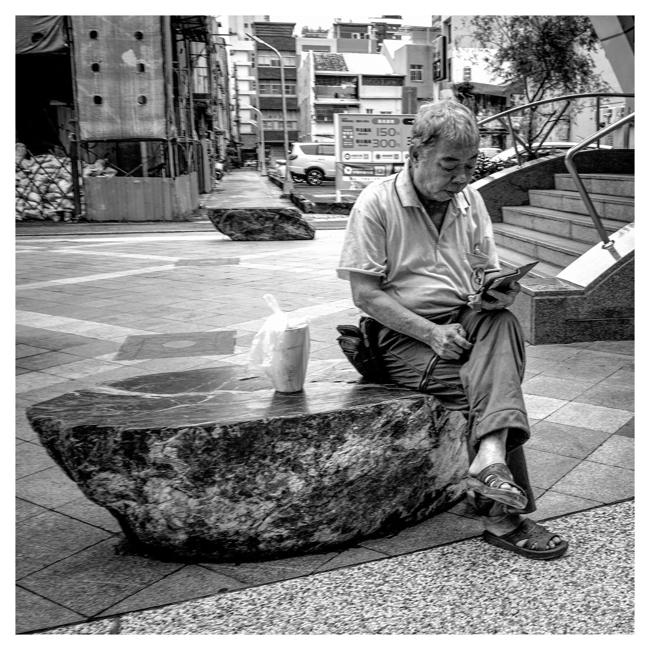 Day 239/365 The Concrete Solitary: Decoding the Geometry of Kaohsiung's Streets