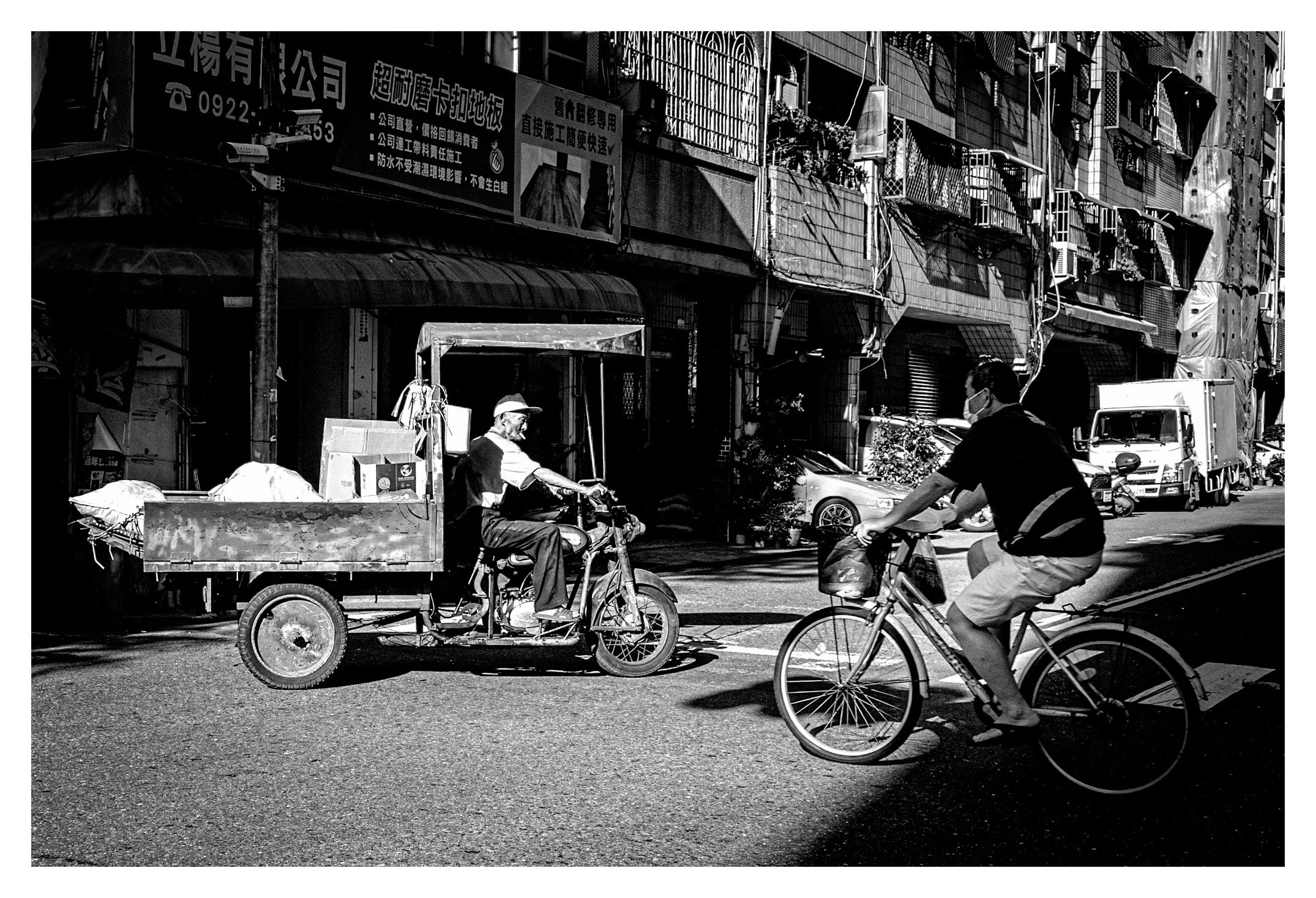 Day 117/365 Chasing the Intersecting Lines: A Lesson in Urban Geometry