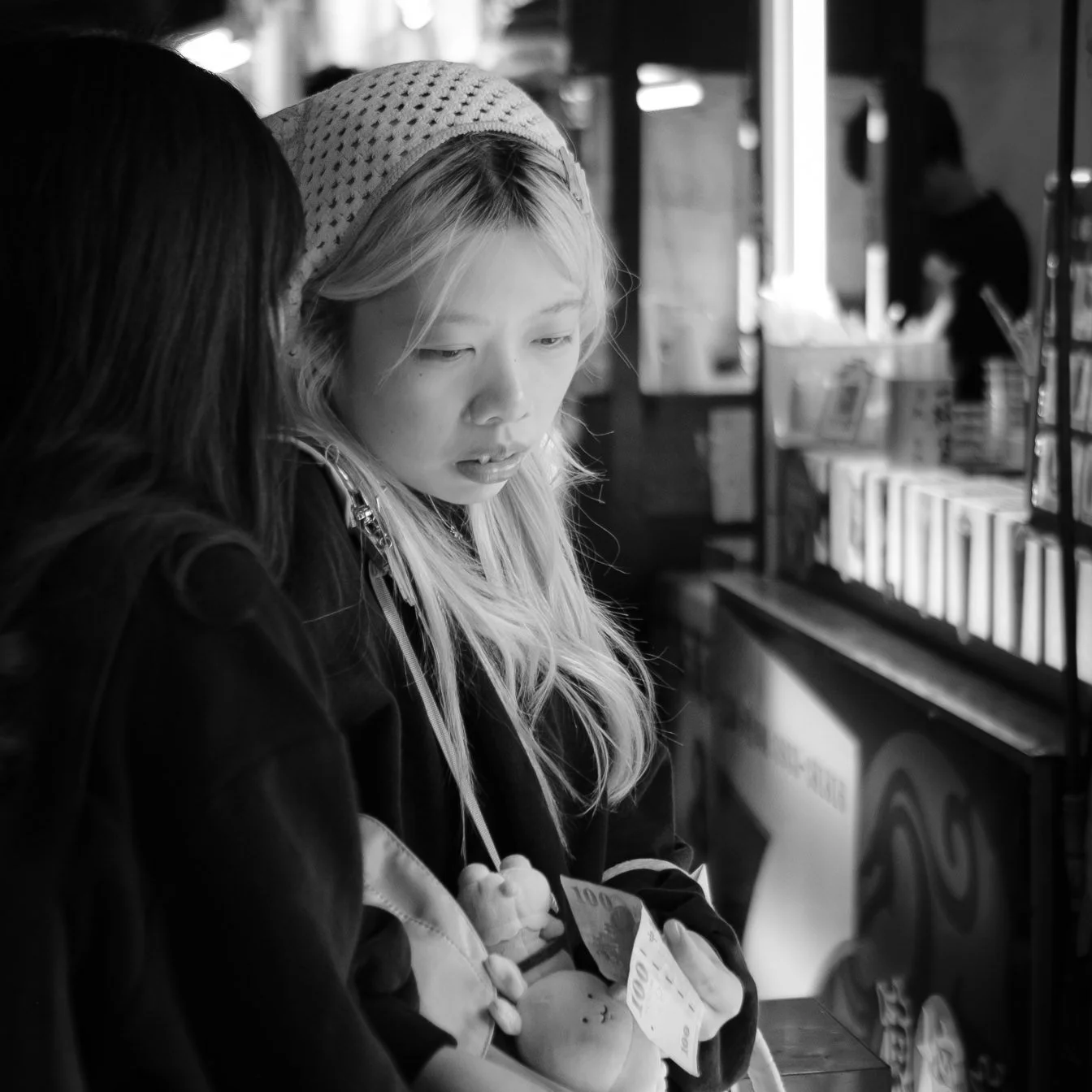 A Used-Lens Bargain: First Light with the Fujifilm 23mm f/1.4 R at Ruifeng Night Market