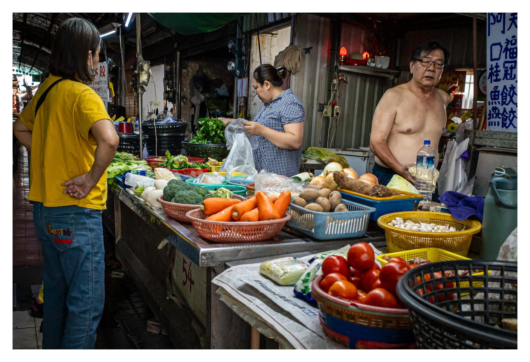 Day 244/365 The Theatre of the Flesh: Chaos and Confrontation in the Wet Market