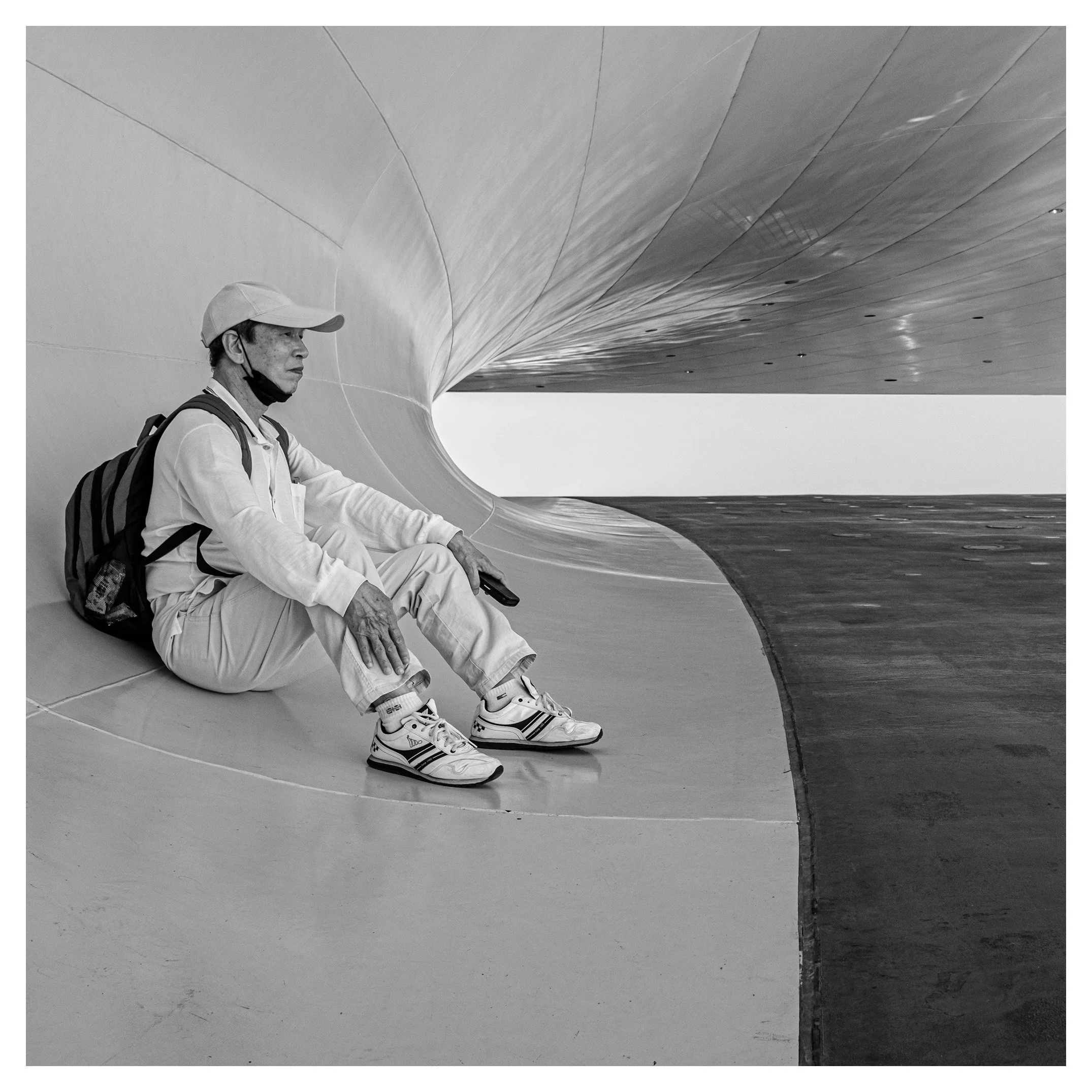 Day 147/365 Curving Time at Weiwuying: A Study in Urban Isolation