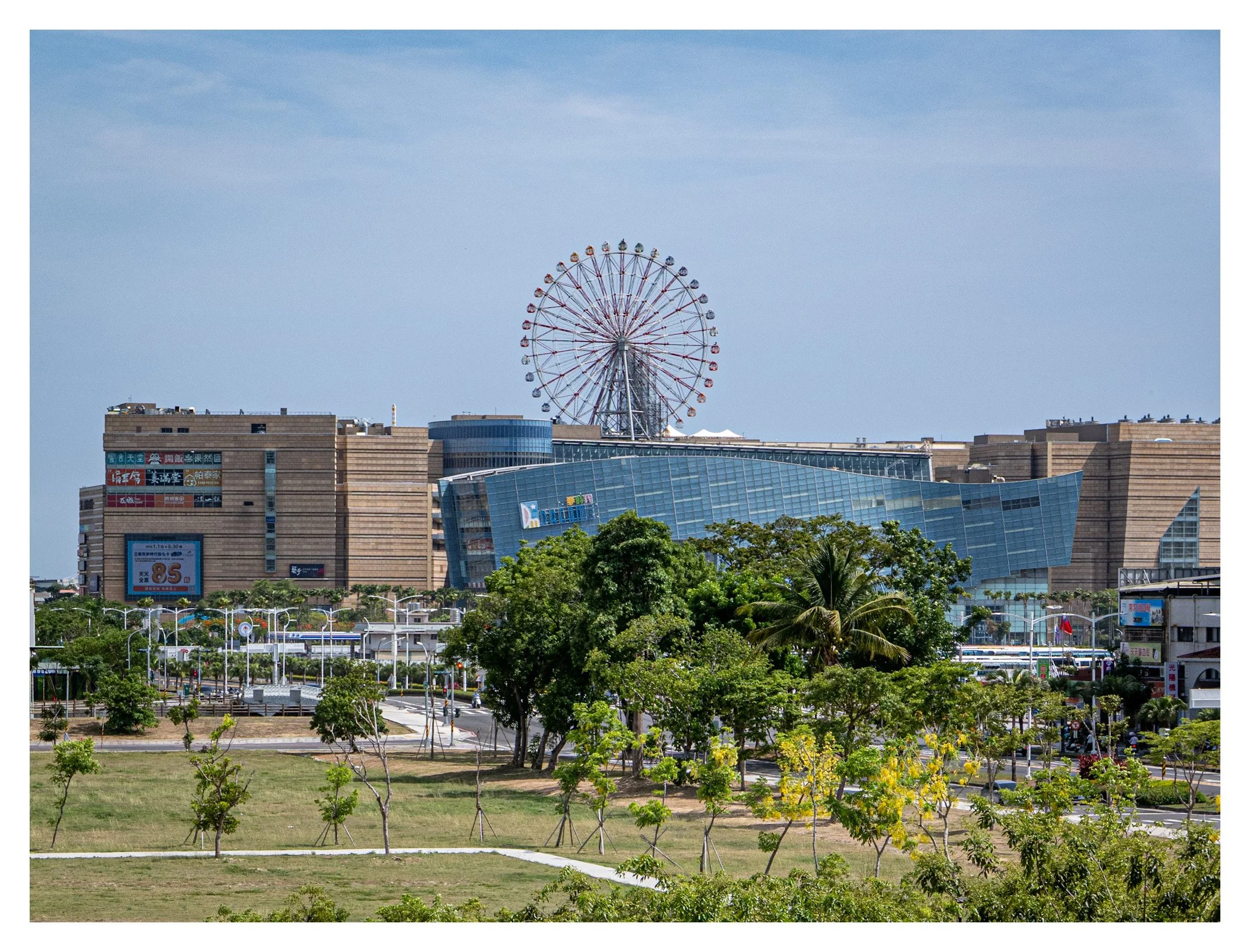 Day 203/365 Ferris Wheels and False Horizons: An Urban Critique