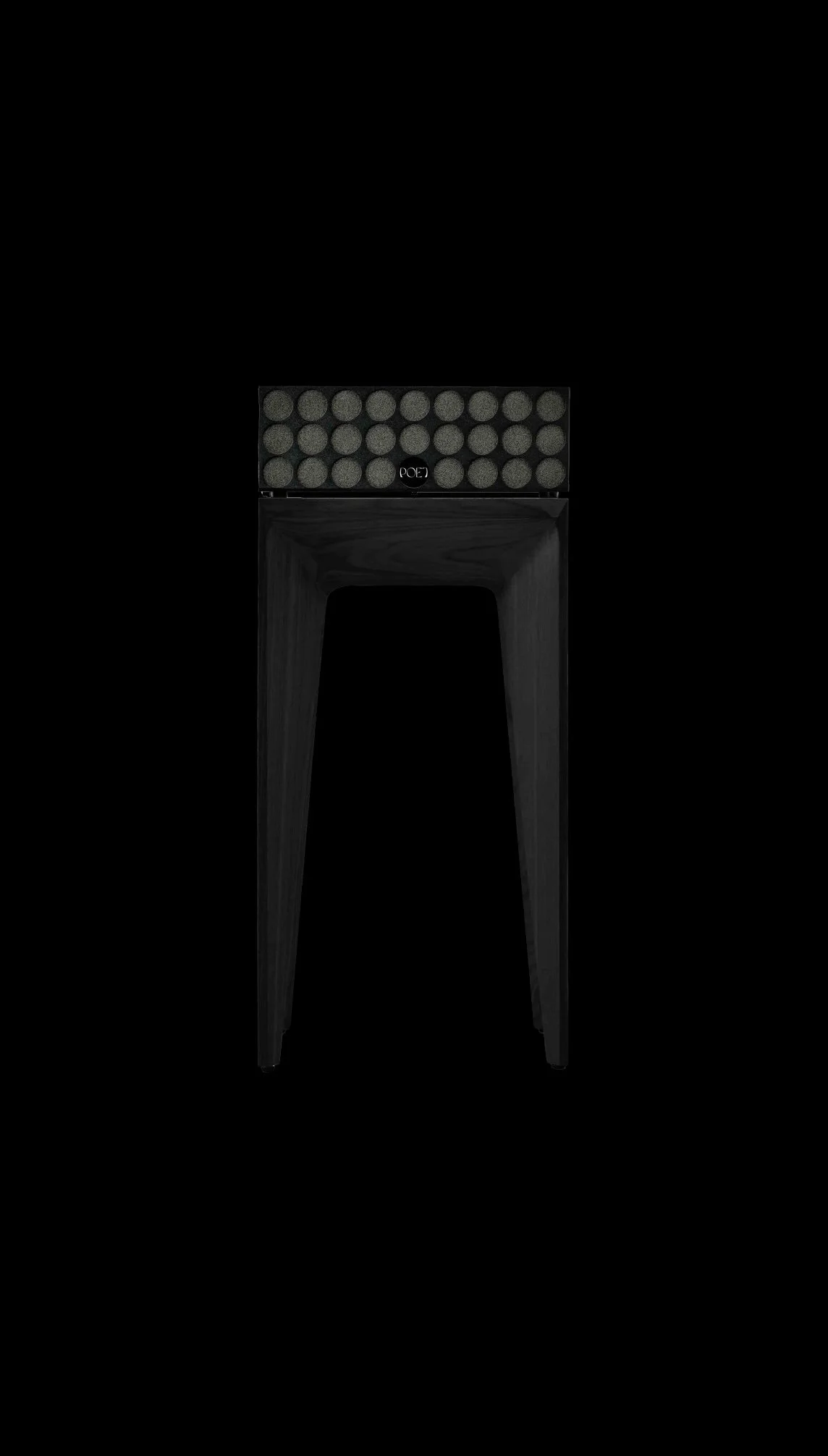poet_base_schwarz_winkelansicht.jpeg