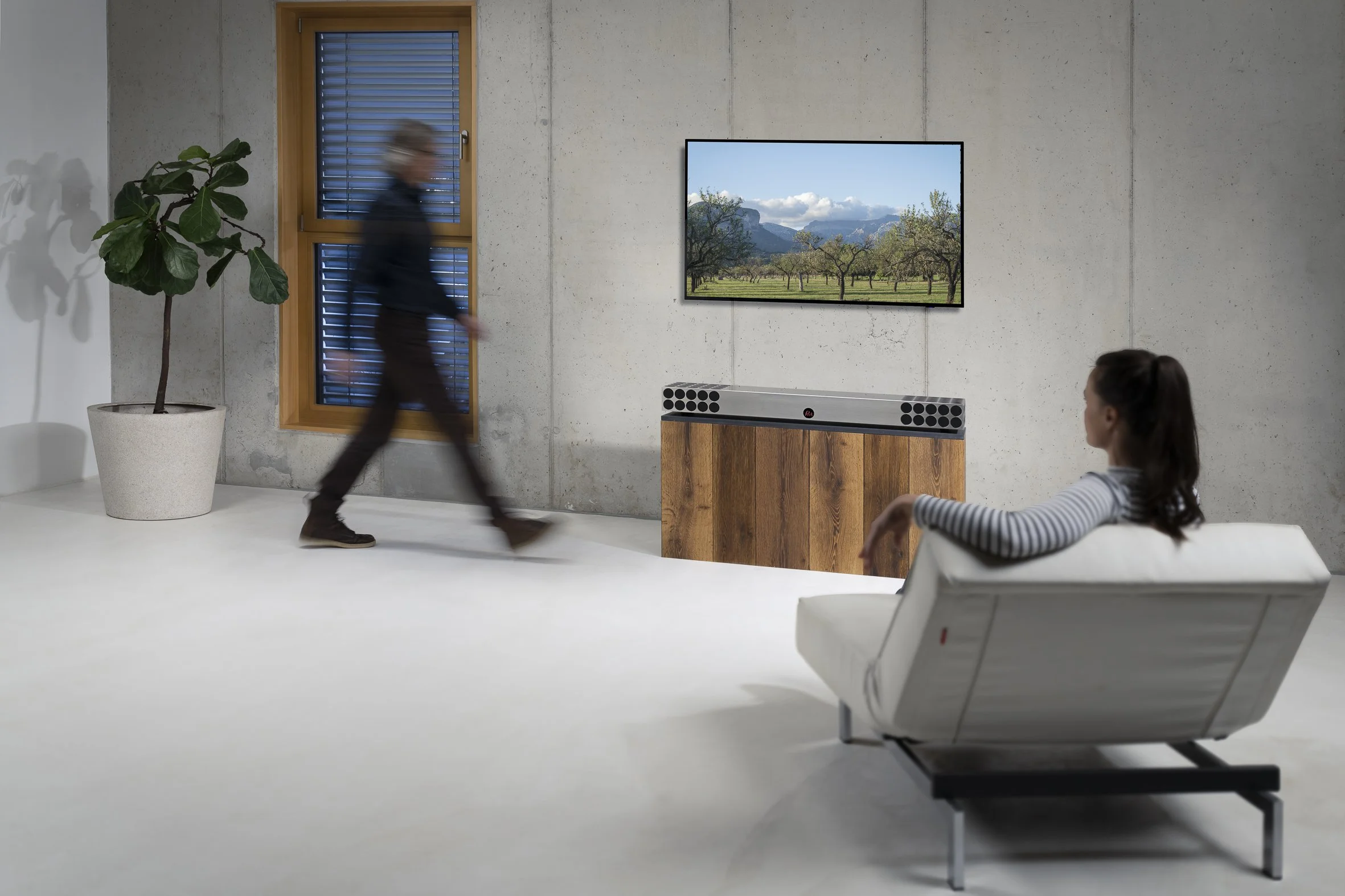 POET m-baretta° Designlautsprecher im Wohnraum