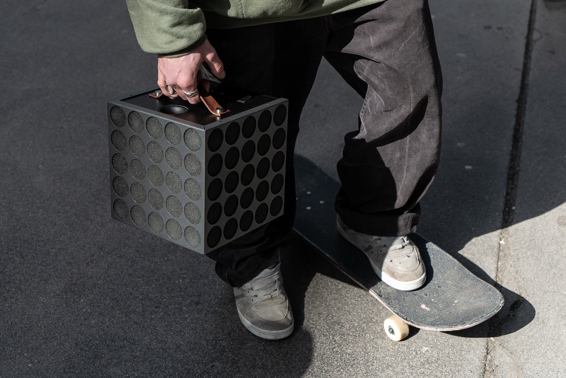 POET ZERO° Mono Soundsystem in modernem Wohnraum