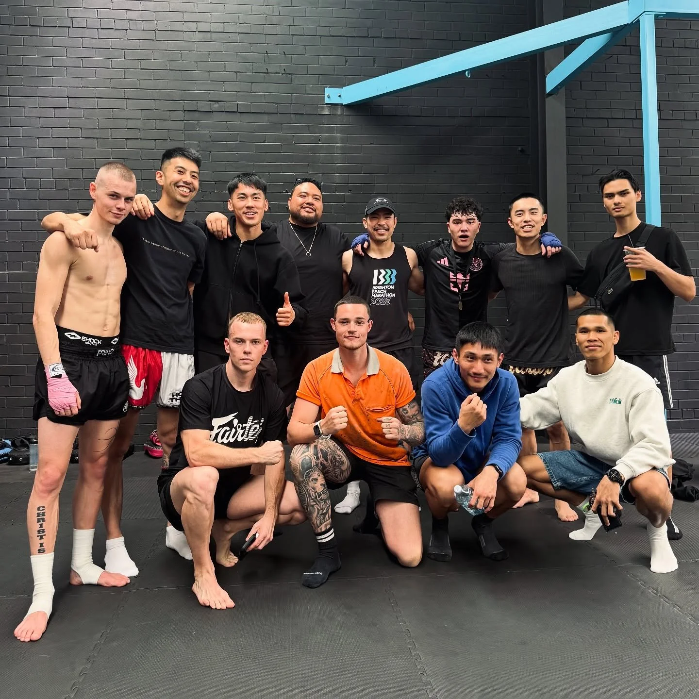 Another @rama1gym sparring day in the bag. Proud of our boys for stepping into the ring today for the first time @alex_pockett @louispock @edwinn.li @calum.chioo 🥊 

Thank you to @taksinlek_tlek @mai.t02 @willyskeez and everyone for coming down to c