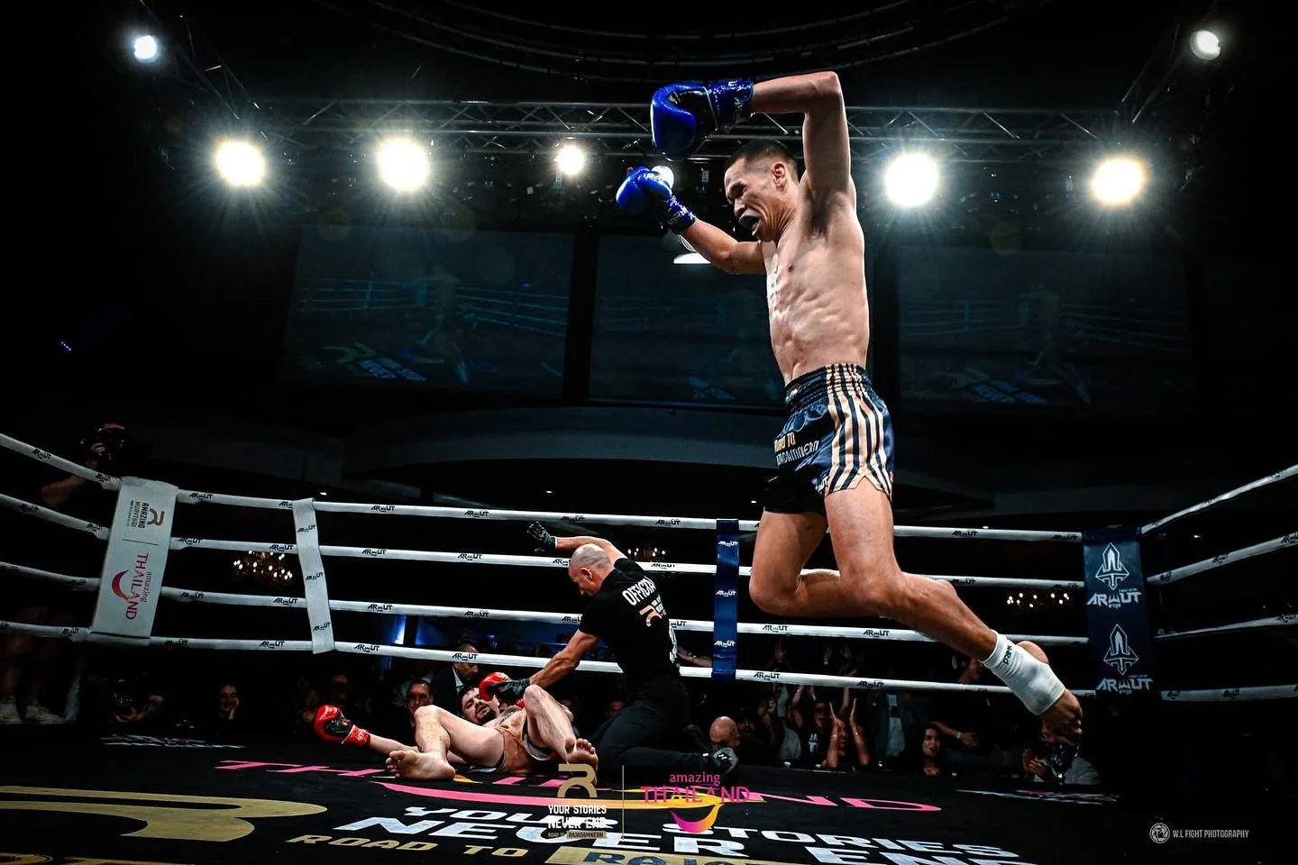 And the crowd goes wild for the one and only Taksinlek 168 💥 

#168Muaythai #Muaythai