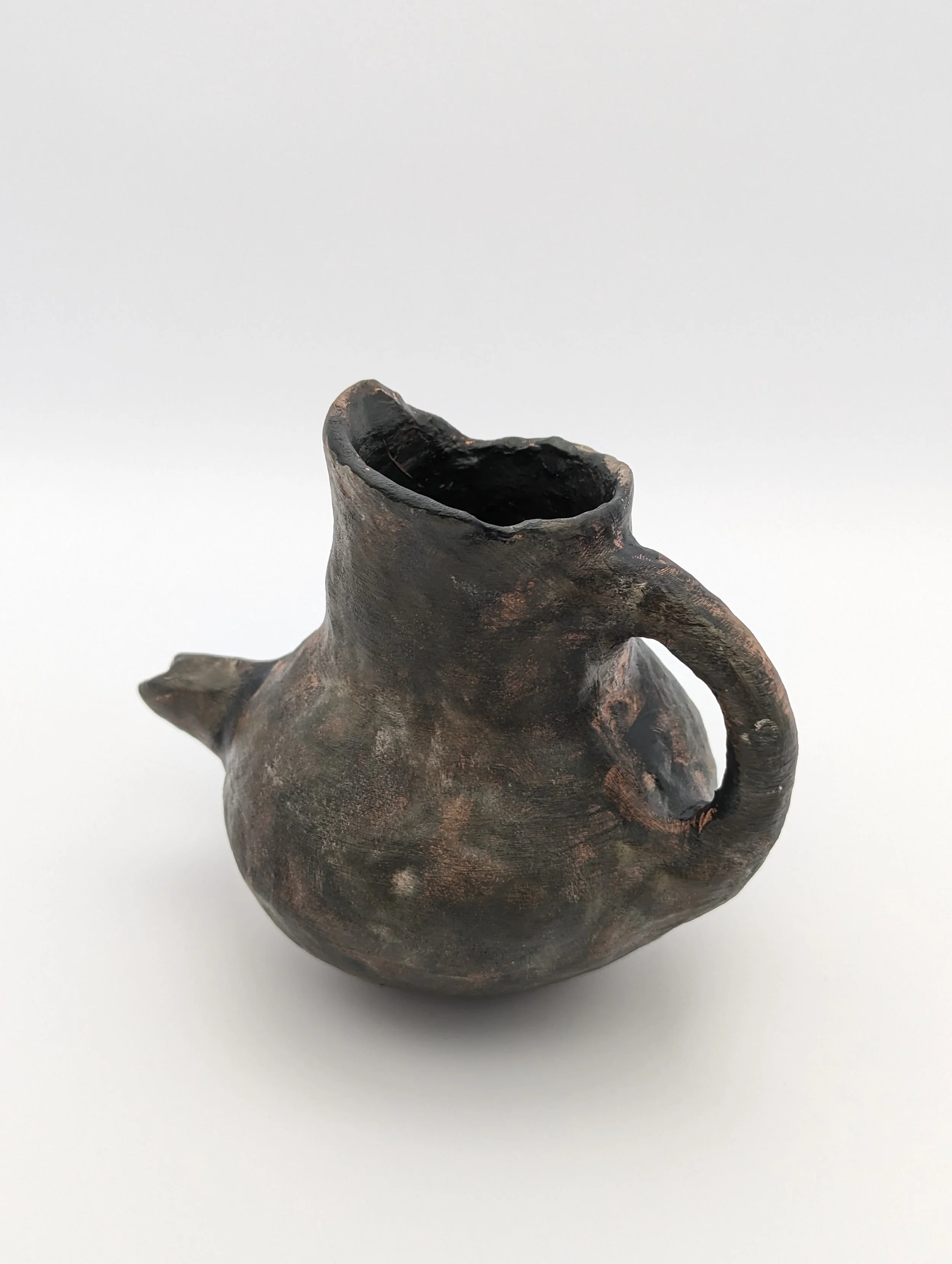 Geschichte zum Anfassen: Die 3D-gedruckte troianische Kanne ist inspiriert von antiker Keramik und eignet sich perfekt als museale Miniatur fürs Regal.