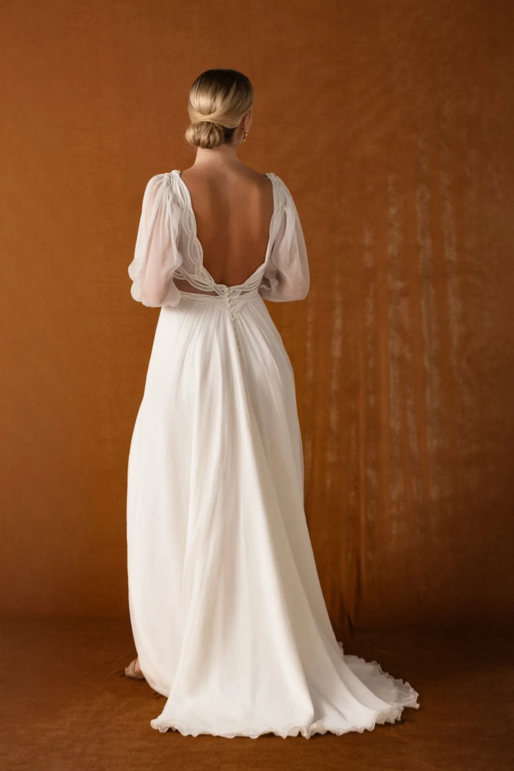 helene-manches-retro-robe-de-mariee-elsa-gary-2026-2.jpg