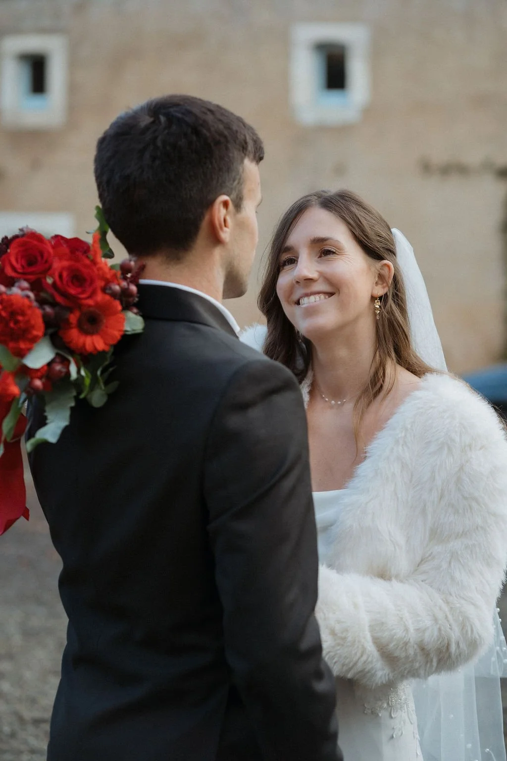Veste de mariée en fausse fourrure Madame a dit oui