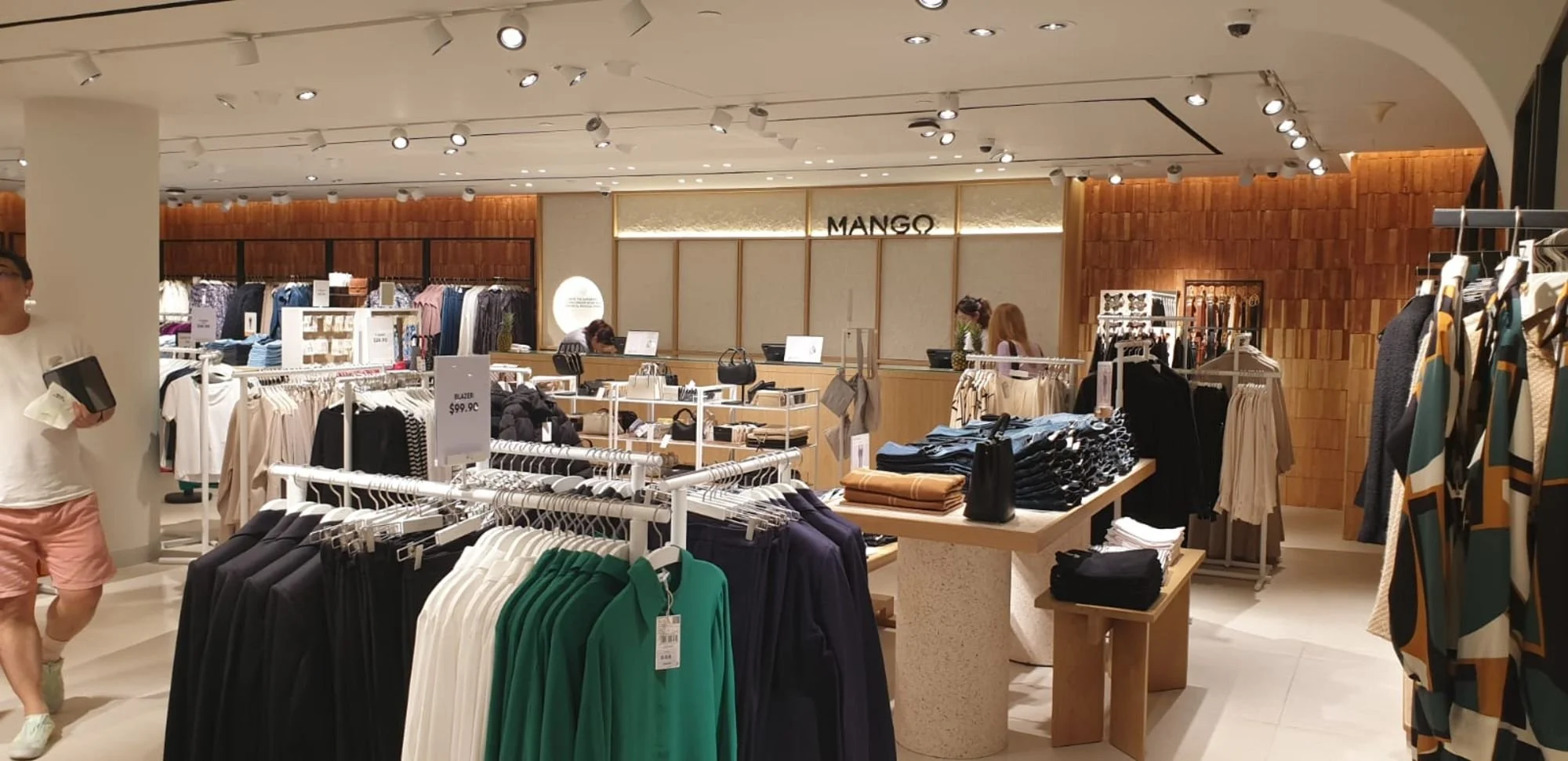 SJH-Commercial-Renovation-SG-Retail-Mango-Ion-02.jpeg