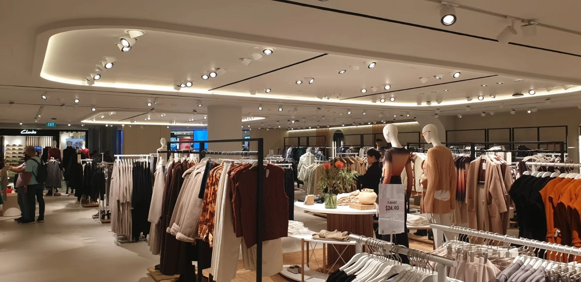 SJH-Commercial-Renovation-SG-Retail-Mango-Ion-05.jpeg
