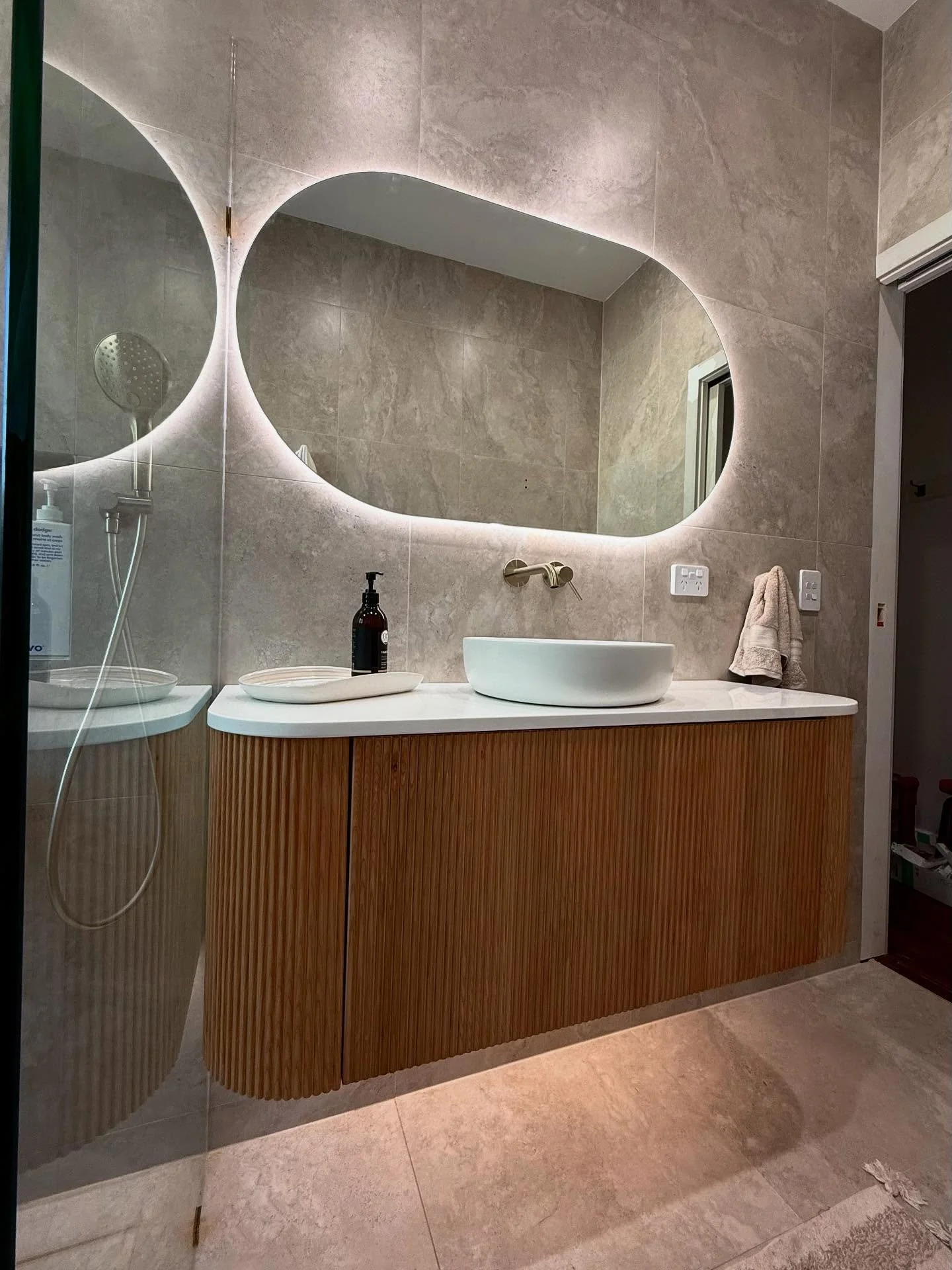Woodville West - Bathroom Fit Out 

Another bathroom transformation complete💡 From old and dated to new and functional ✨ Electrical works included energy-efficient LED downlights, high velocity exhaust fan, new power points, modern switches, LED mir