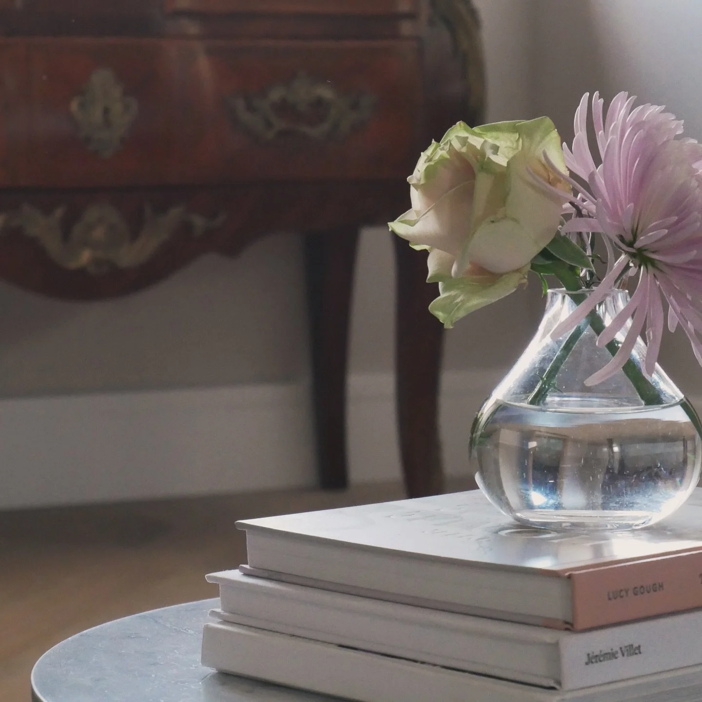 A vase. A bloom. A moment of calm. Photographed &amp; Designed by Lou Joia Studio #interiordesign #scandi #home #marble #interiorinspiration