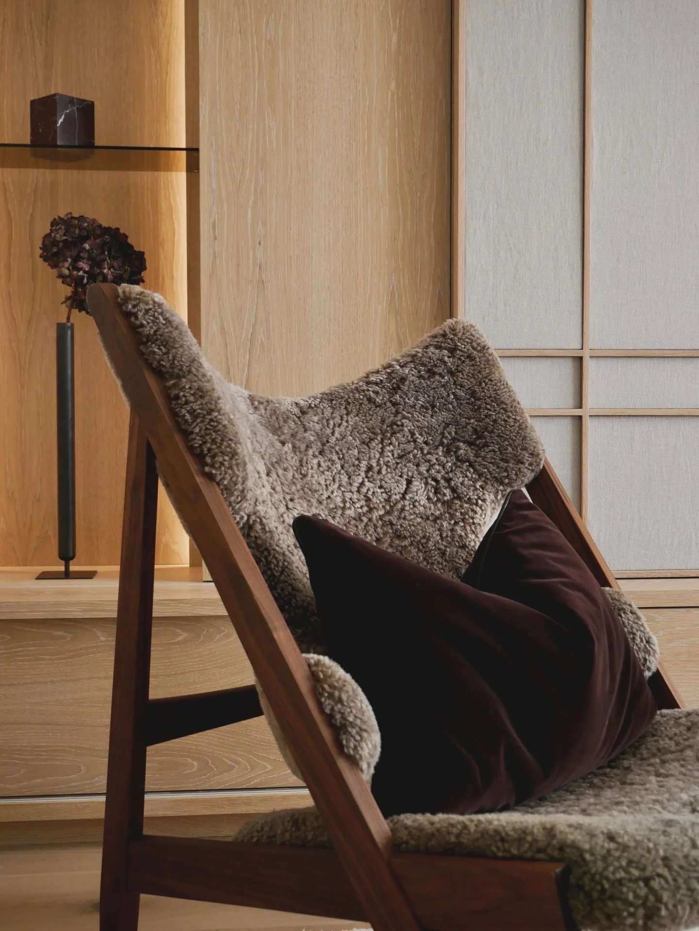 My favorite pieces, the Japandi custom joinery, the Knitting Chair and a Lou Joia object in the background. Photographed by Lou Joia Studio #interiordesign #audocopenhagen #nordic #scandi
