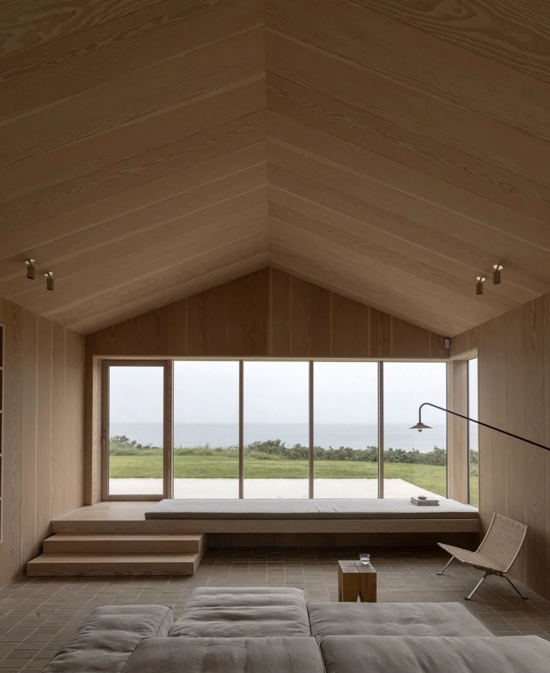 The Quiet Conversation: Creating Flow in Open-Plan Design