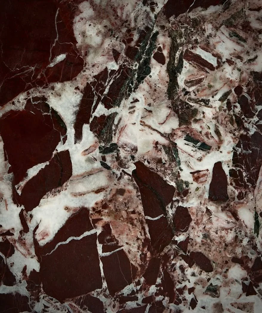 A close-up of the Rosso Levanto marble slab selected for the Lou Joia Marble Rituals collection.

Each slab is individually hand-selected by Chlo&eacute; for the richness of its colour, depth of veining and natural movement, ensuring that every candl