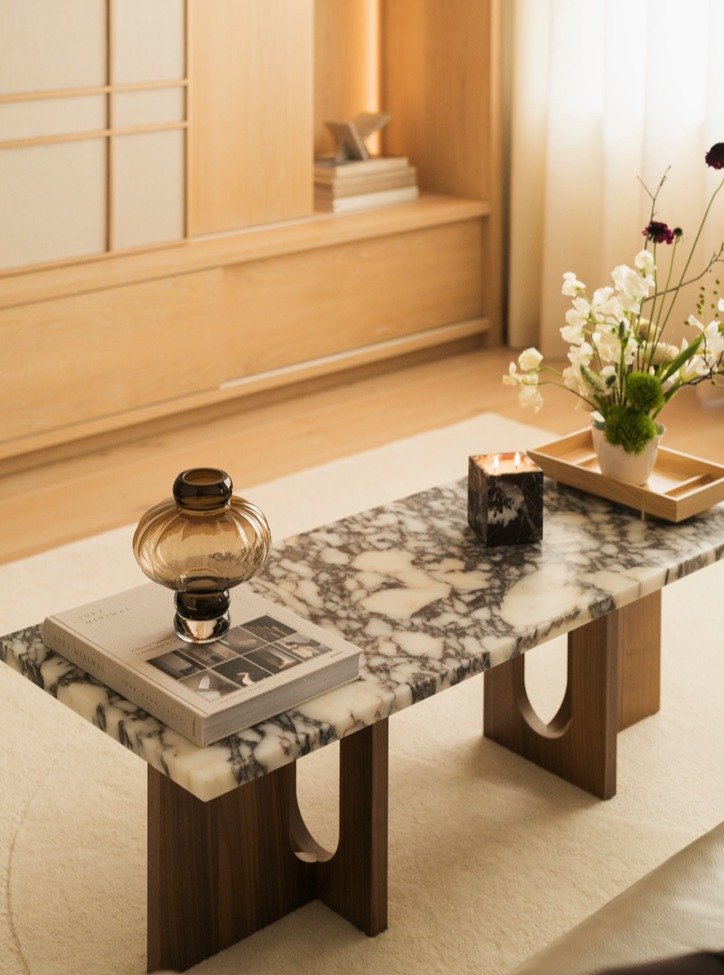 Japandi design by Lou Joia Studio, where warm natural materials, sculptural forms and quiet restraint come together. 

Photographed by the talented @johnny.mcmillan.studio for Lou Joia Studio.

#JapandiDesign #ScandinavianInteriors #LouJoiaStudio #Qu