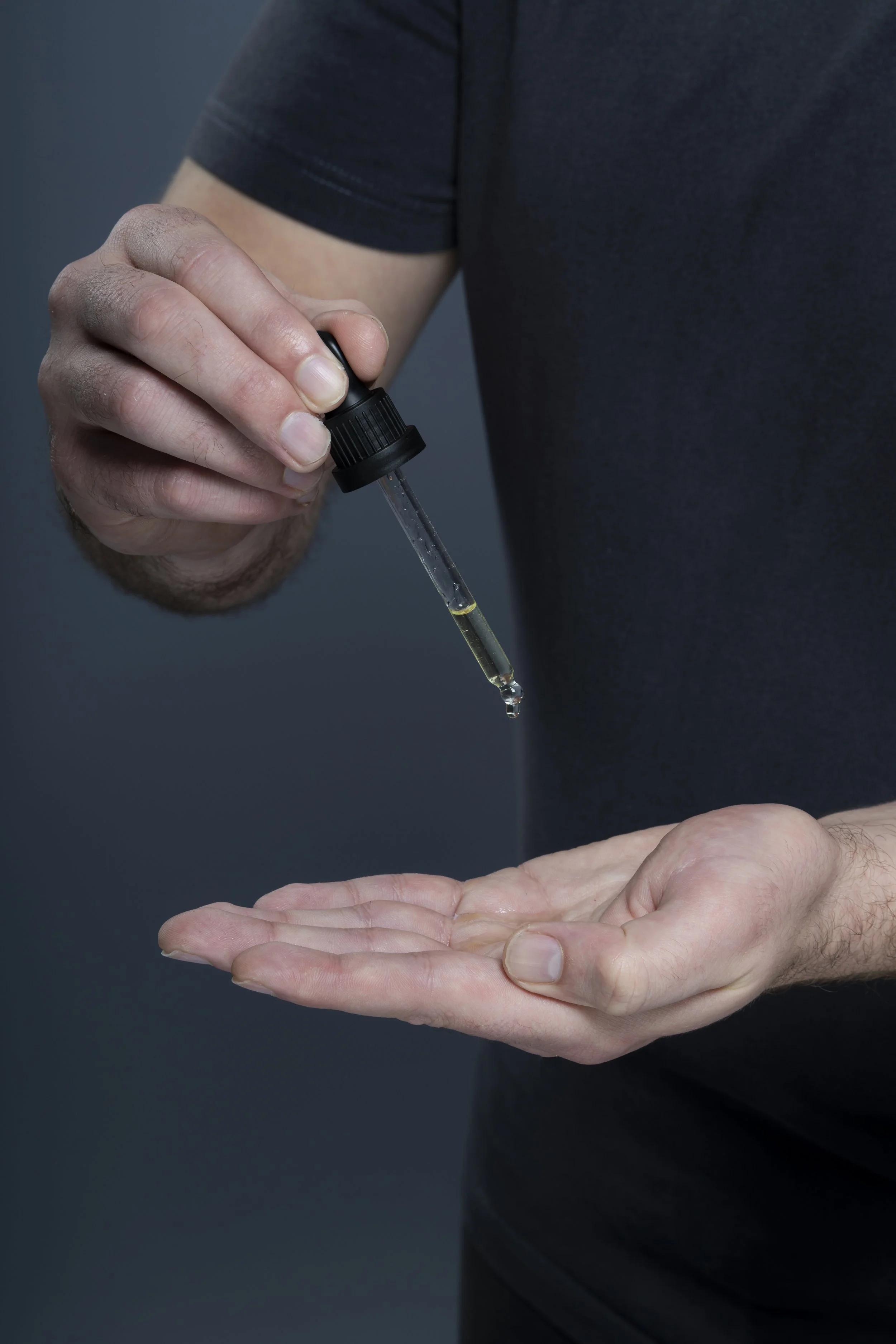 Brownbull beard & body oil pipette