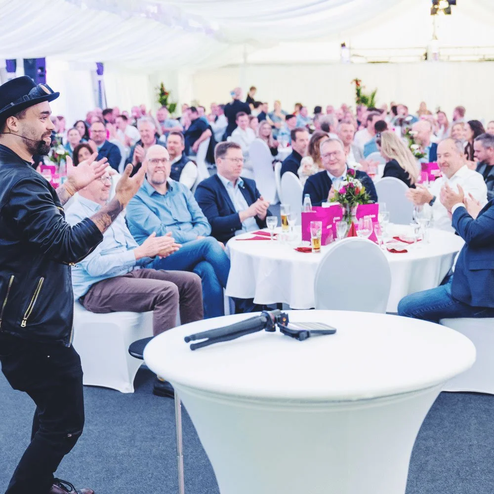 Zauberer Bühnenshow Firmenfeier