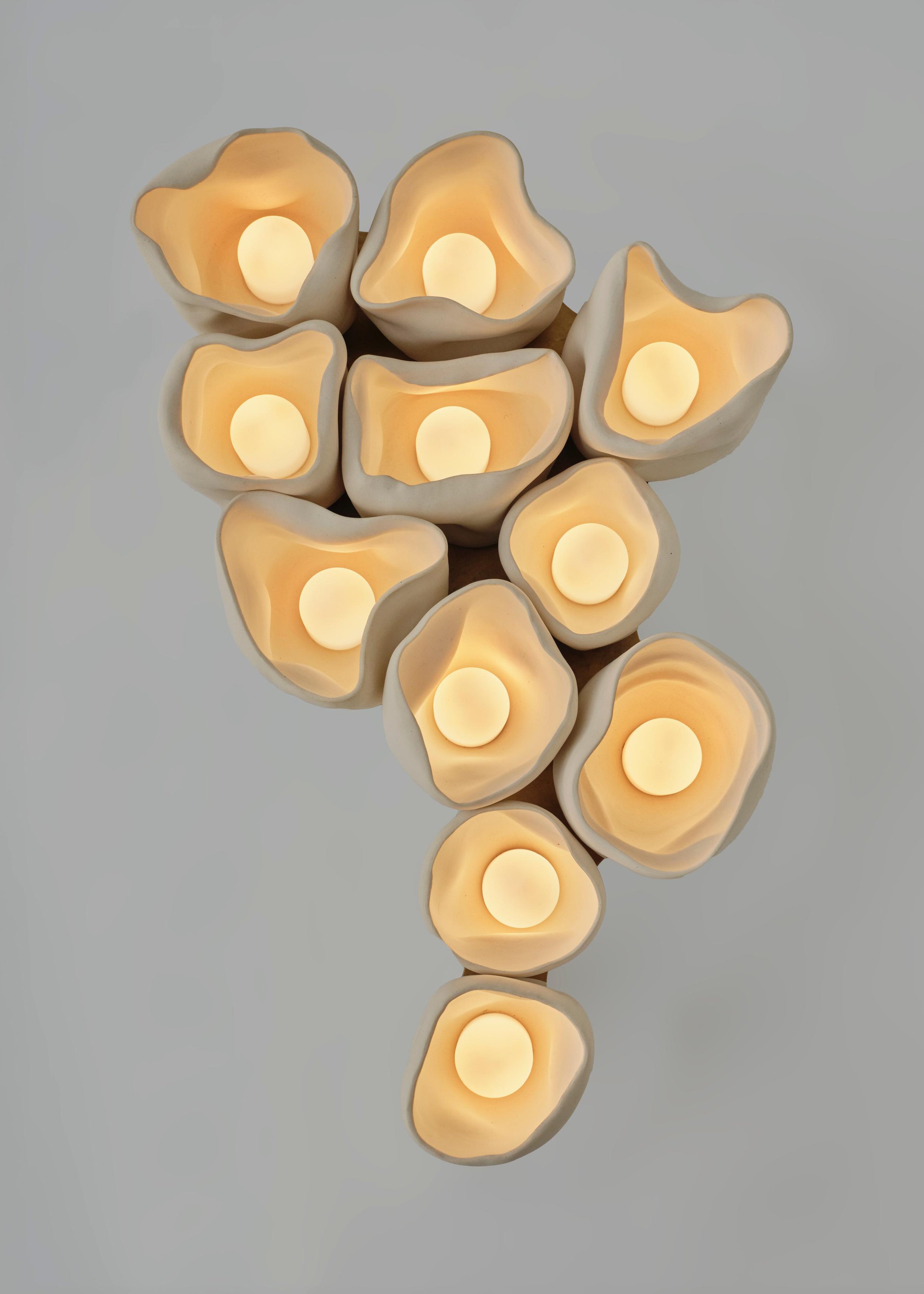 Vessels Scarlet Cluster - Ceramic, Brass
Natural Ceramic, Brass Patina - W 35 x H 55 x D 15 cm