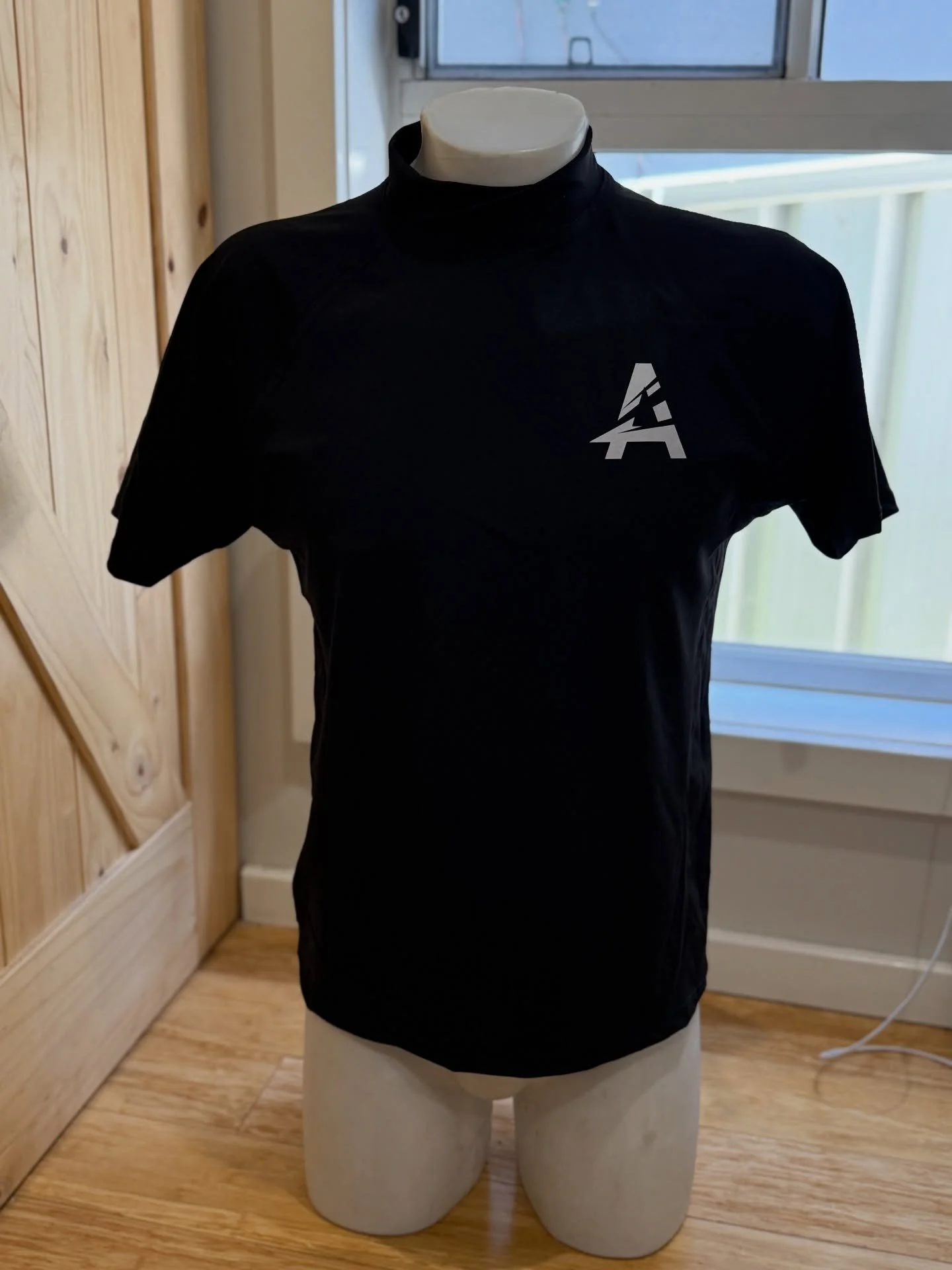 Australian made custom printed rash shirts for Ascend Swimming 🌊 #australianmade #swimmingteacher #rashshirtssydney #printswimwear #innerwestsydney