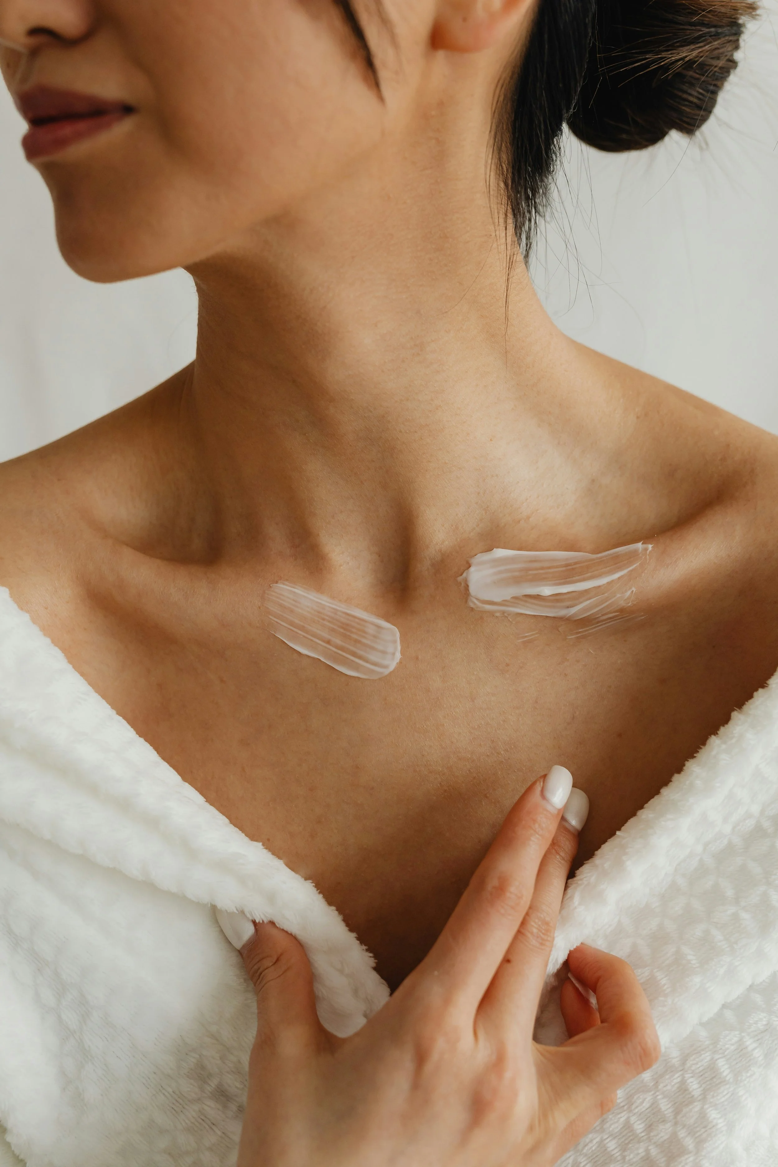 Dehydrated Skin: Signs, Causes and What Actually Helps