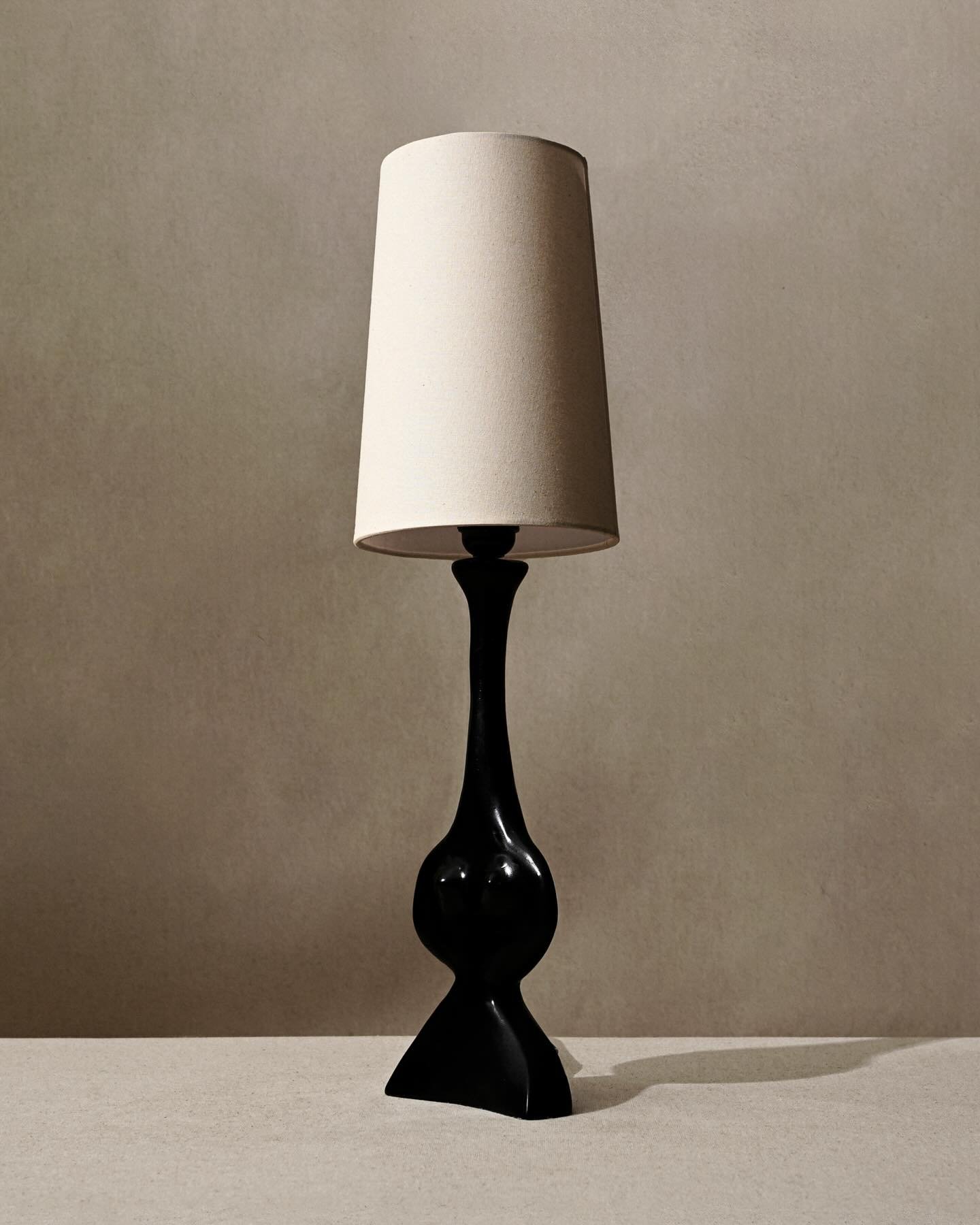 The Eve lamp, designed by Jacques Jarrige c. 1993. A rare early piece from the designer&rsquo;s first sculptural explorations as seen in our previous post, in Marc Jacobs&rsquo; apartment.

#jacquesjarrige #collectibledesign #frenchdesign