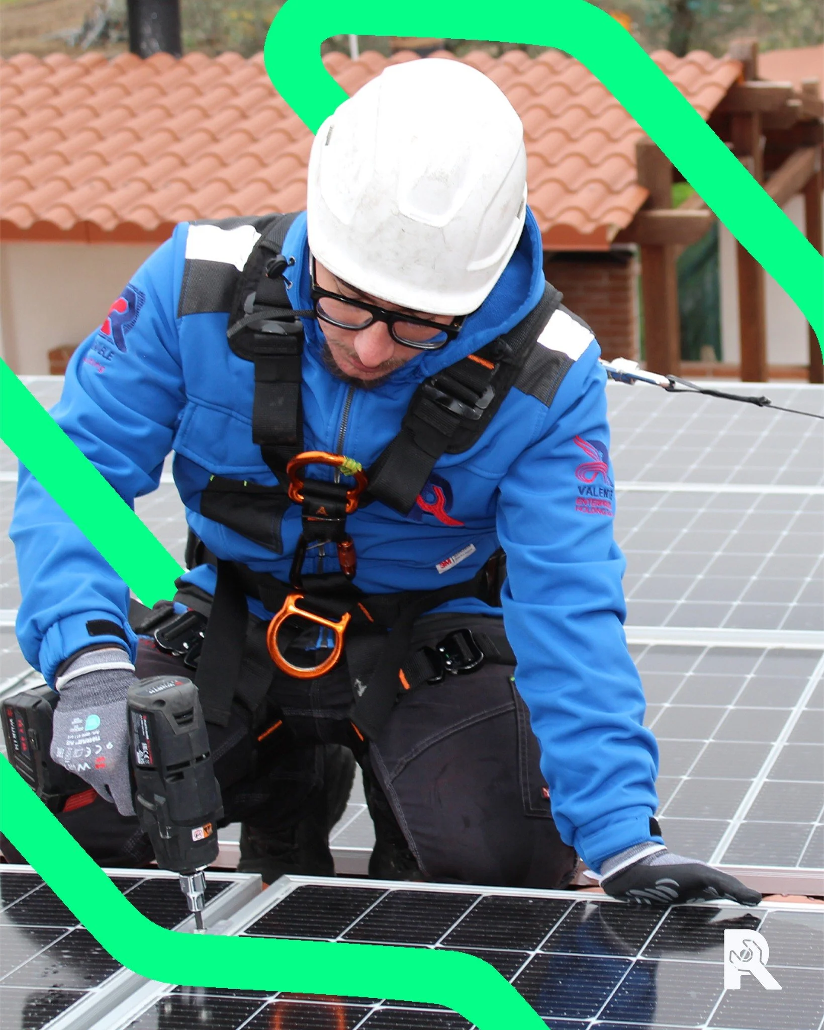 🔧 La nostra squadra impegnata nelle attivit&agrave; di installazione di un impianto fotovoltaico.

🌍 Affidati a noi per interventi efficienti e sostenibili.

Scopri di pi&ugrave; sul sito di Renewable Service.
➡️ https://www.renewableservice.eu/ 

