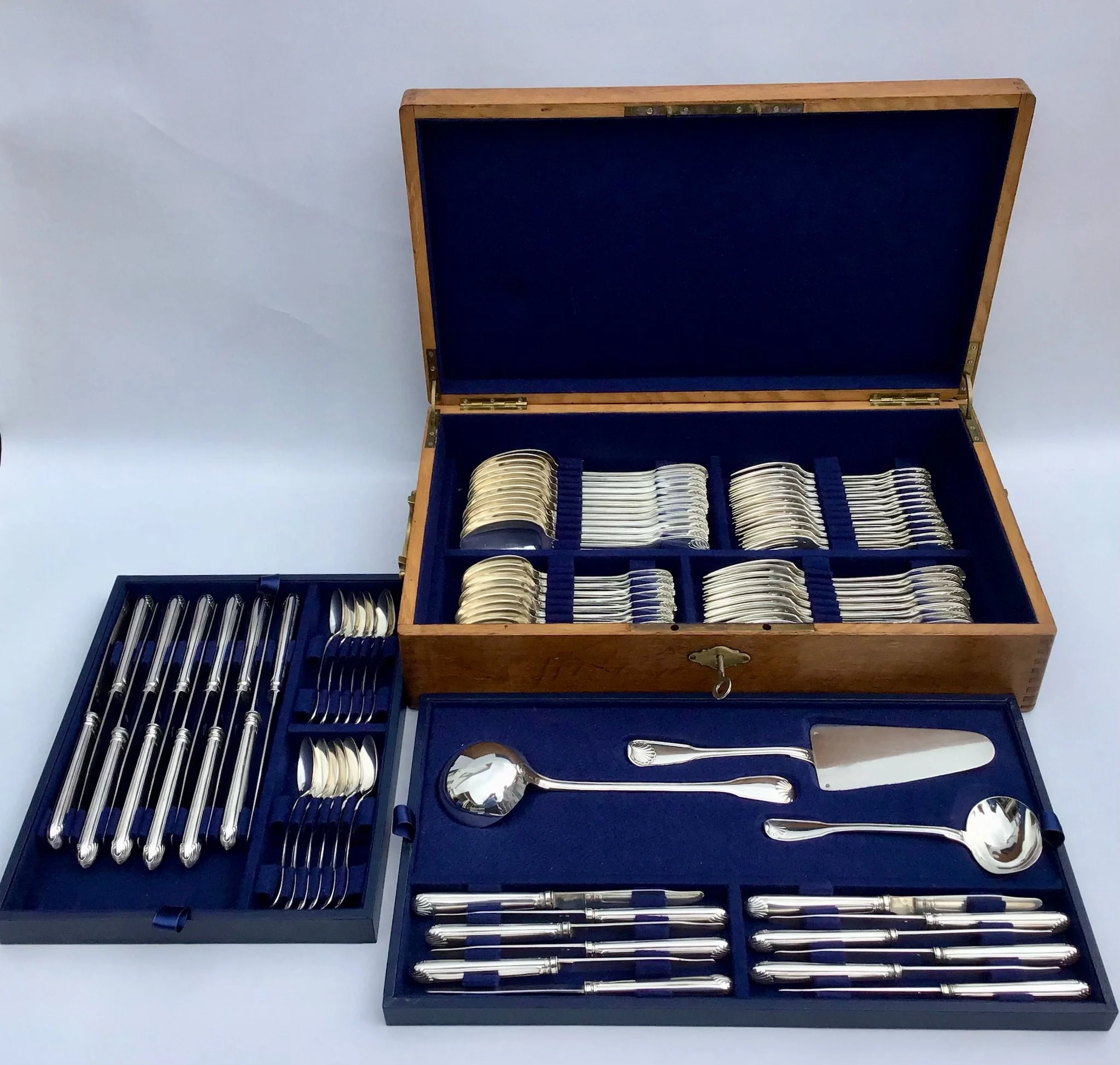 Restauration d’un écrin en chêne massif datant du milieu du 19ème siècle.