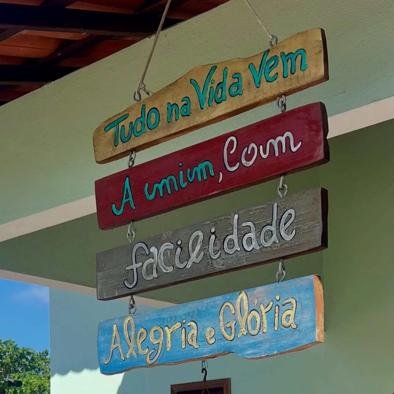 Que infinitas possibilidades est&atilde;o dispon&iacute;veis em um novo ano ? 

escolher abandonar o que n&atilde;o funciona pra voc&ecirc; e receber o novo &eacute; corajoso e maravilhoso, &eacute; renovar a f&eacute;, a alegria e as perguntas. Como