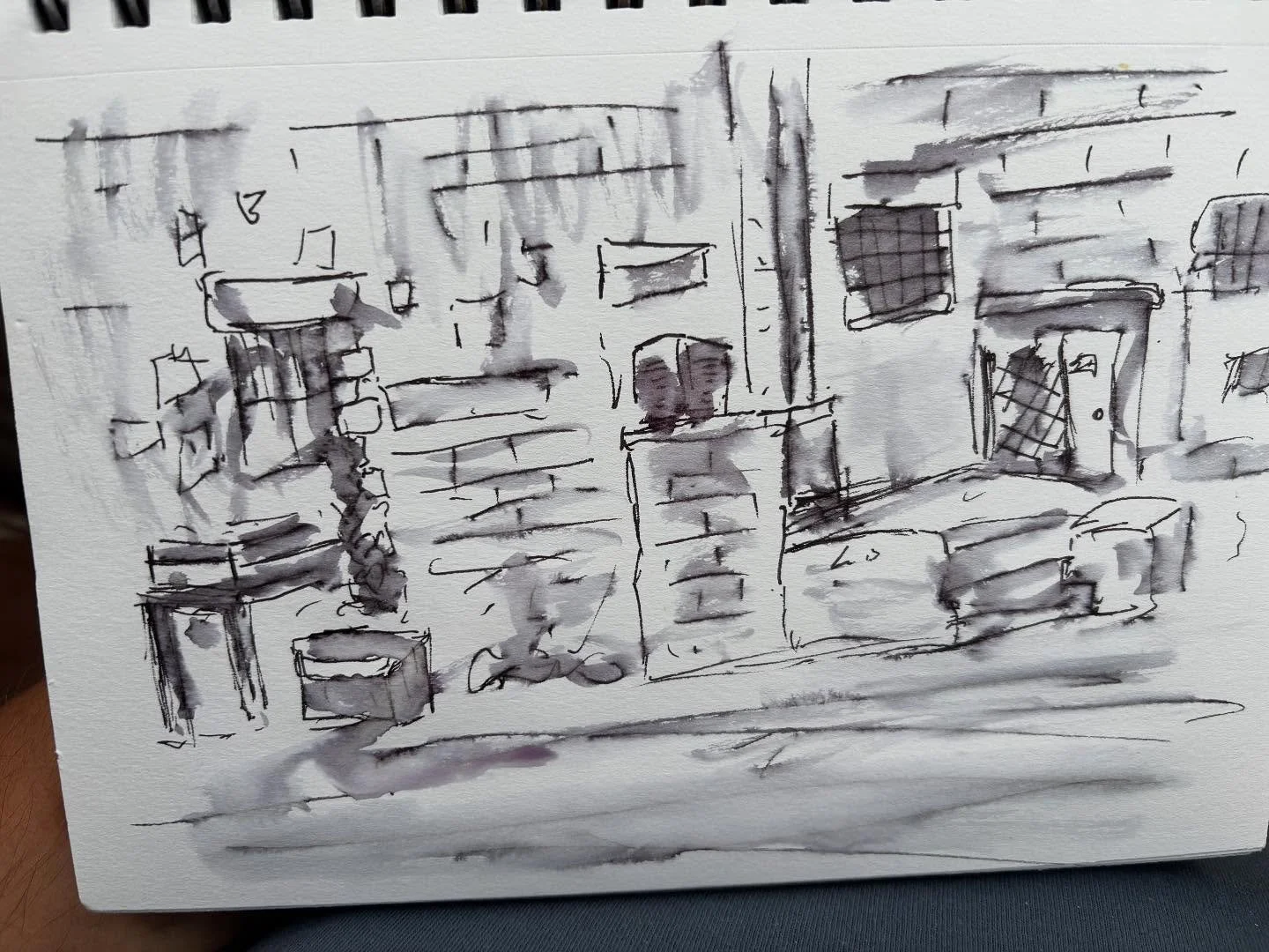 Just a grungy back alley. 

#stradaeasel Day 25