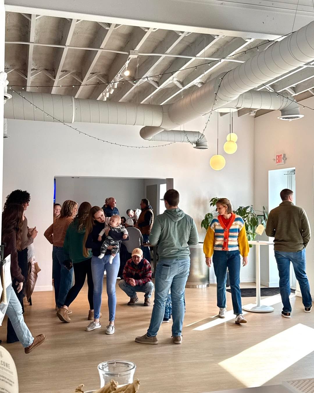 it&rsquo;ll be a breezy saturday. we&rsquo;ll make ur weekend plans a breeze. open 12p-12a. grab some grub &amp; come hang with the fam. we host private parties now, too. whether it&rsquo;s a 1st birthday party, work party or family Christmas party, 