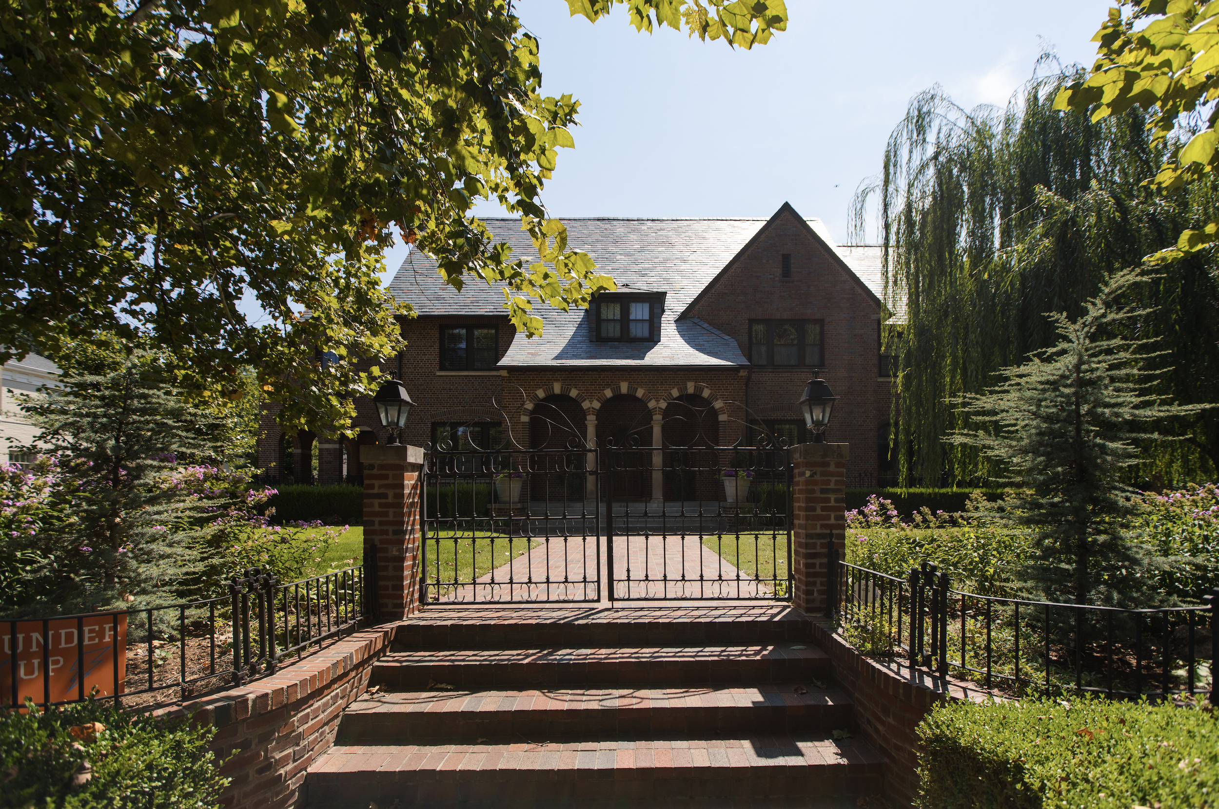 Common Mistakes Homeowners Make During Historic Roof Restoration