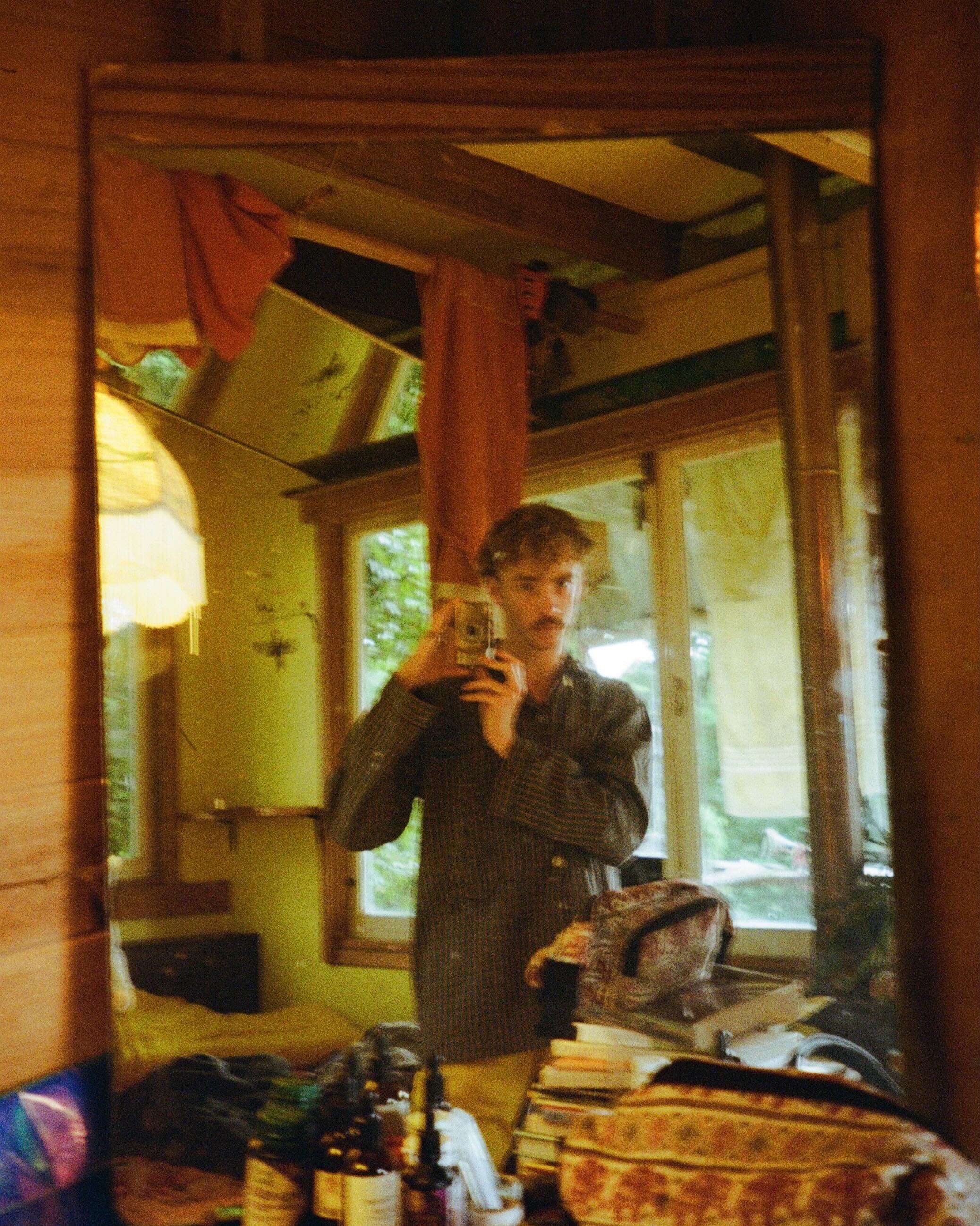 playing out

scans from @yourlocalfilmlab